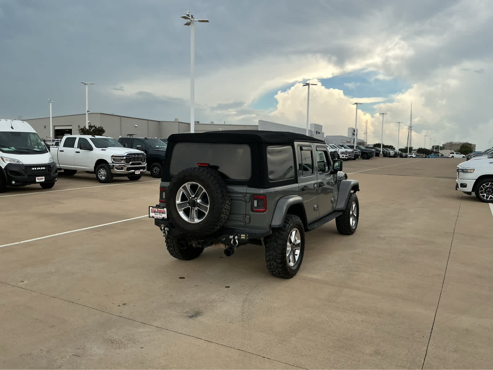 Used Car 2018 Jeep Wrangler Unlimited  Sahara For Sale Under $20,000 In Waco, Texas