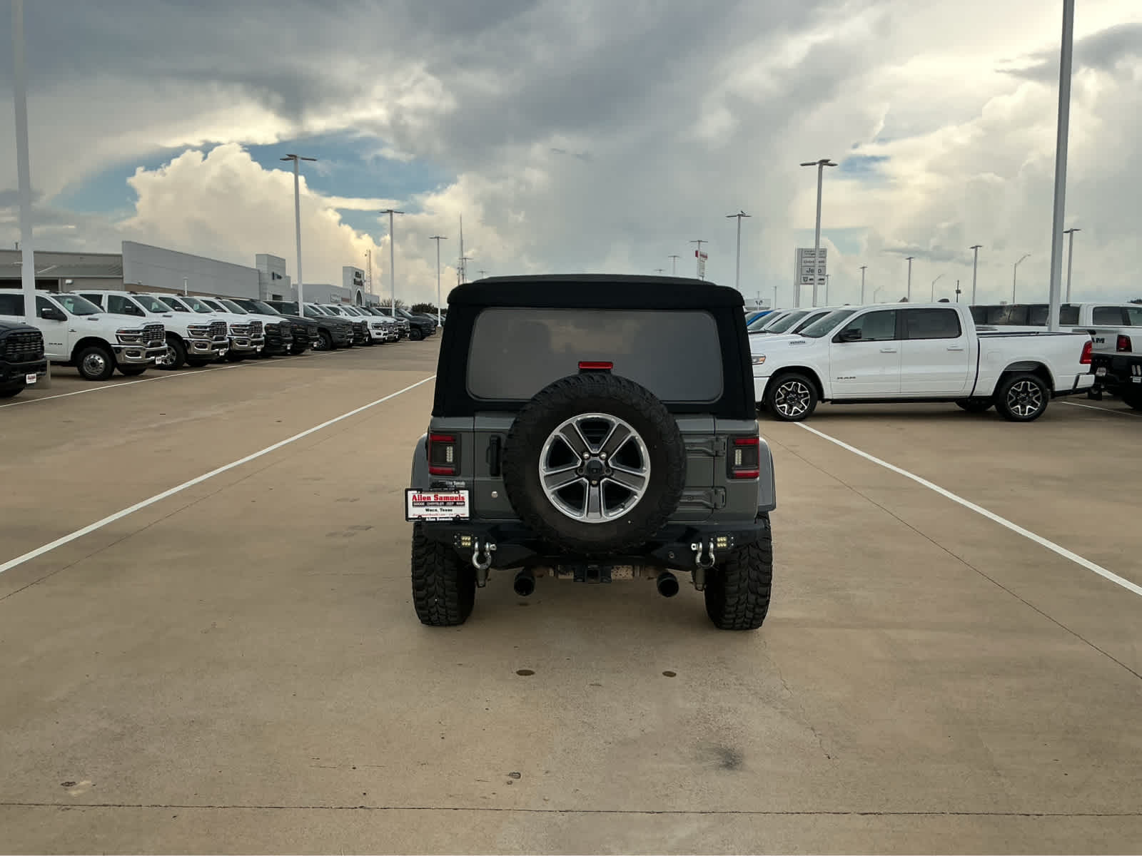 Used Car 2018 Jeep Wrangler Unlimited  Sahara For Sale Under $20,000 In Waco, Texas