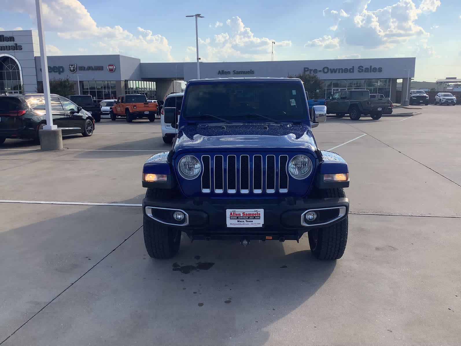 Used Car 2018 Jeep Wrangler Unlimited  Sahara For Sale Under $30,000 In Waco, Texas