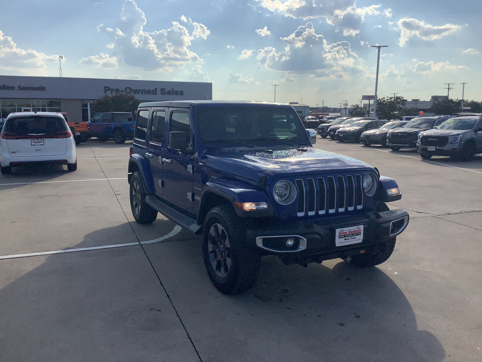 Used Car 2018 Jeep Wrangler Unlimited  Sahara For Sale Under $30,000 In Waco, Texas