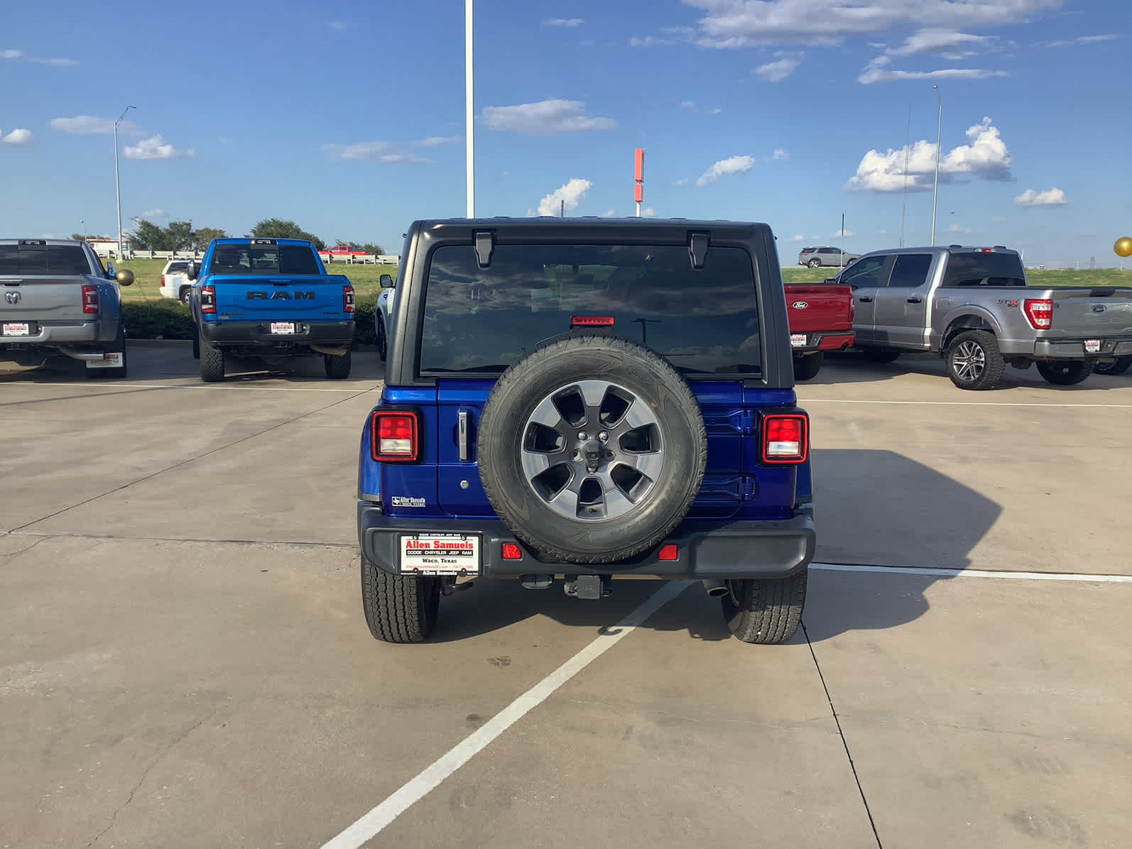 Used Car 2018 Jeep Wrangler Unlimited  Sahara For Sale Under $30,000 In Waco, Texas