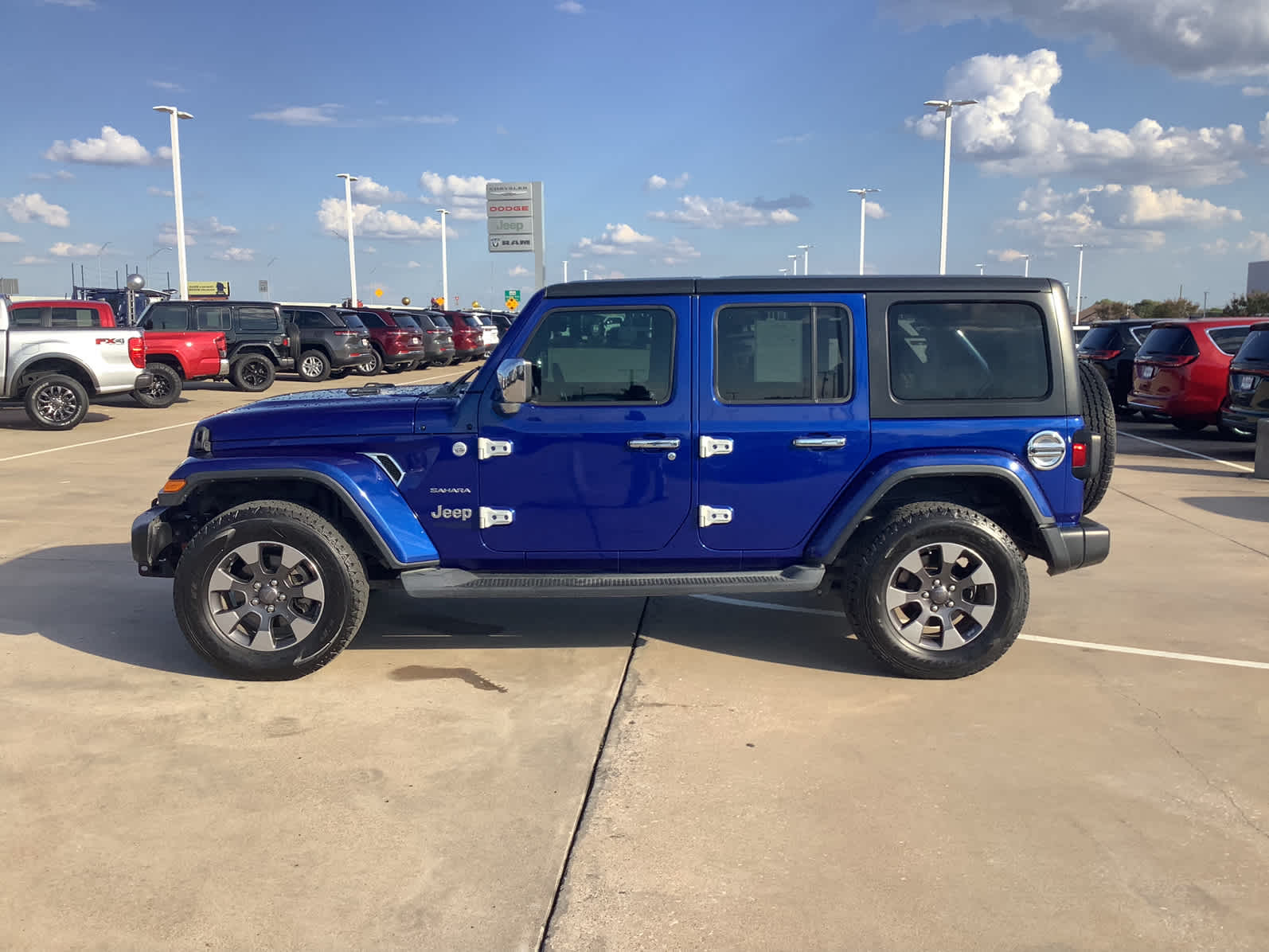 Used Car 2018 Jeep Wrangler Unlimited  Sahara For Sale Under $30,000 In Waco, Texas