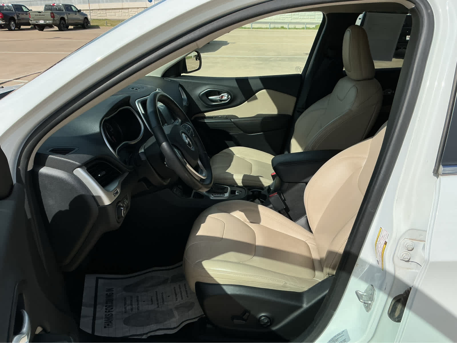 used 2016 Jeep Cherokee car, priced at $13,690