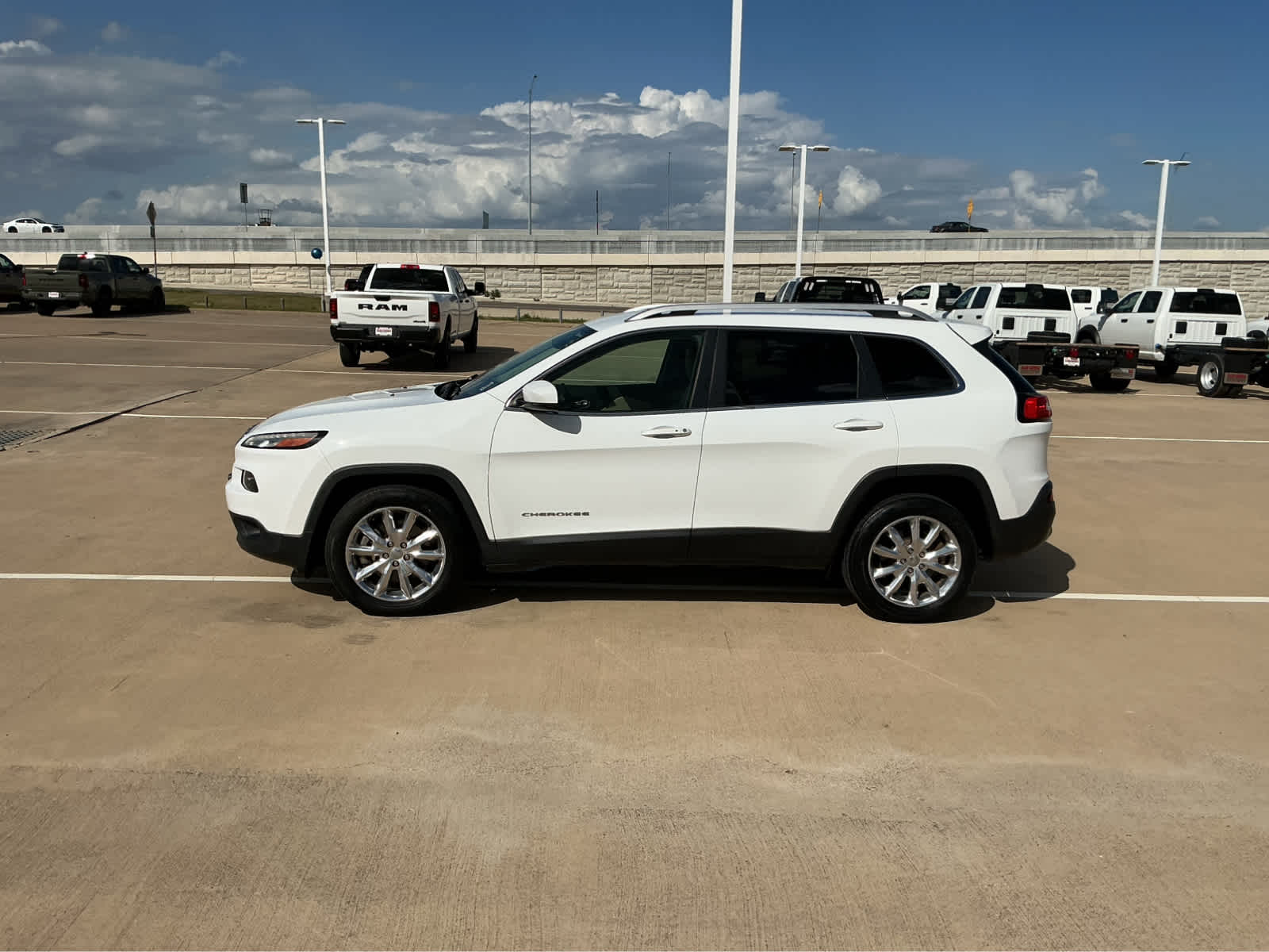 used 2016 Jeep Cherokee car, priced at $13,690