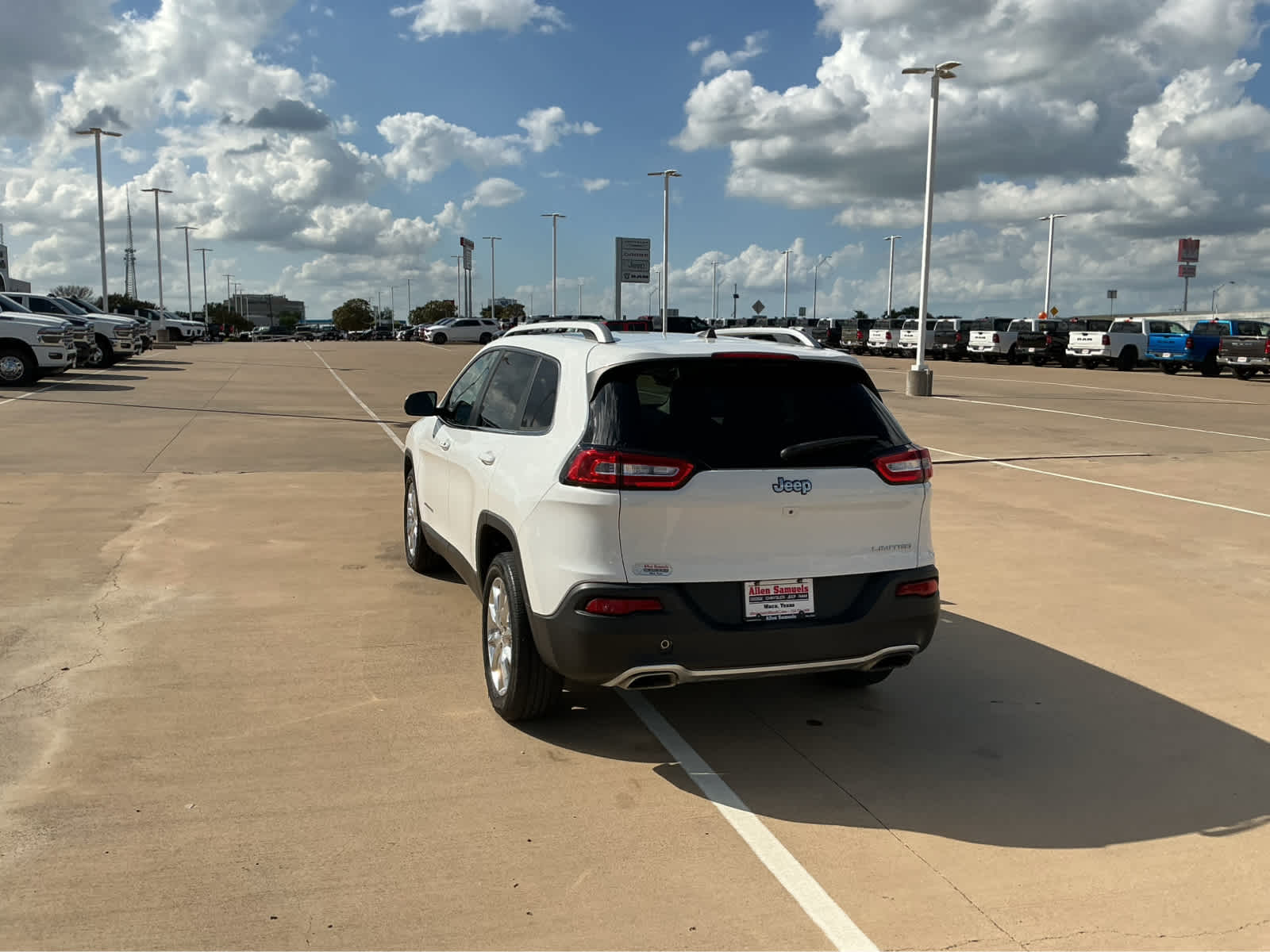 used 2016 Jeep Cherokee car, priced at $13,690