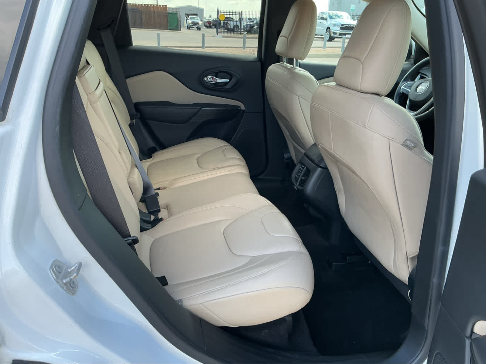 used 2016 Jeep Cherokee car, priced at $13,690