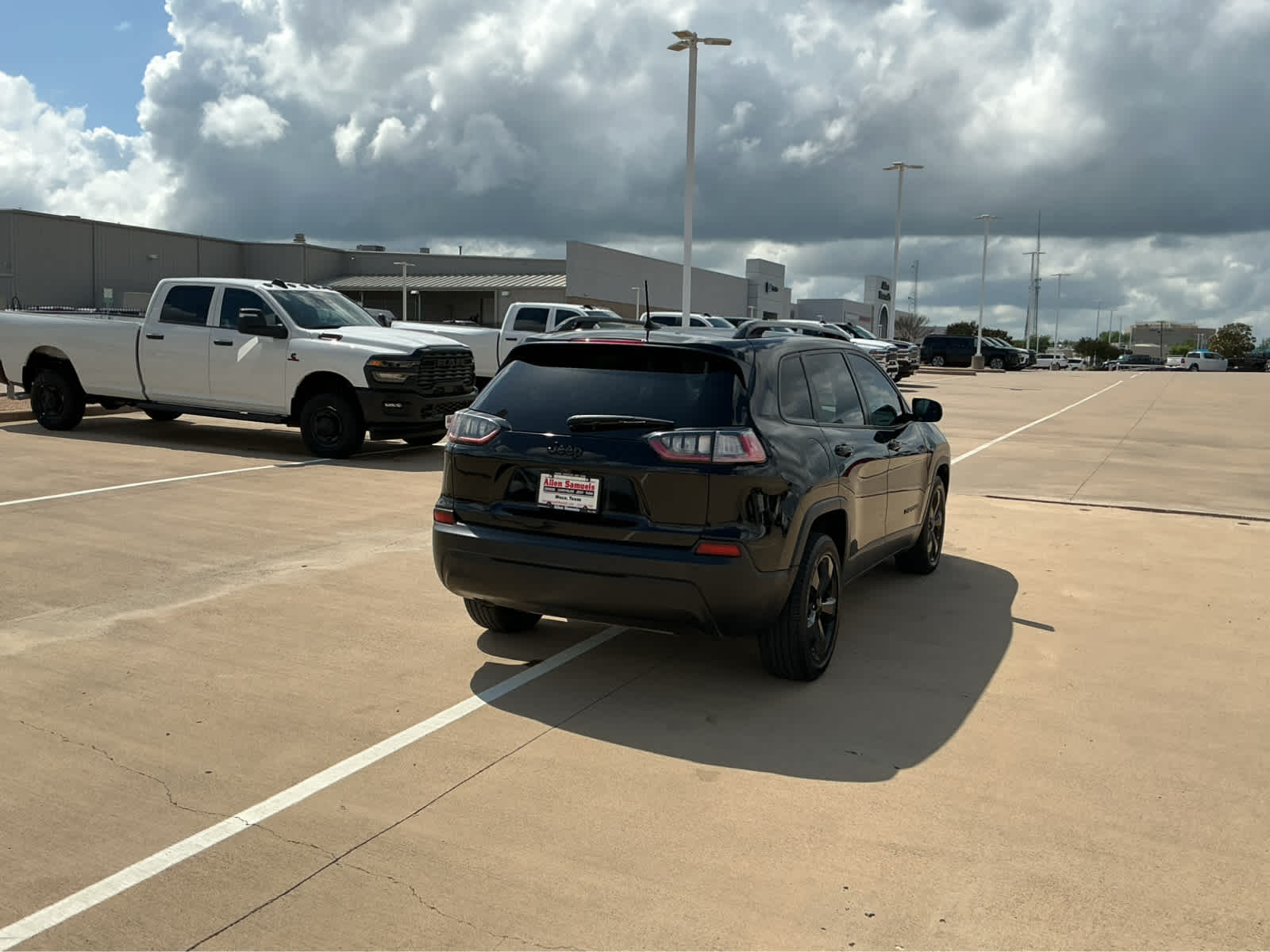 Used Car 2021 Jeep Cherokee  Altitude For Sale Under $20,000 In Waco, Texas