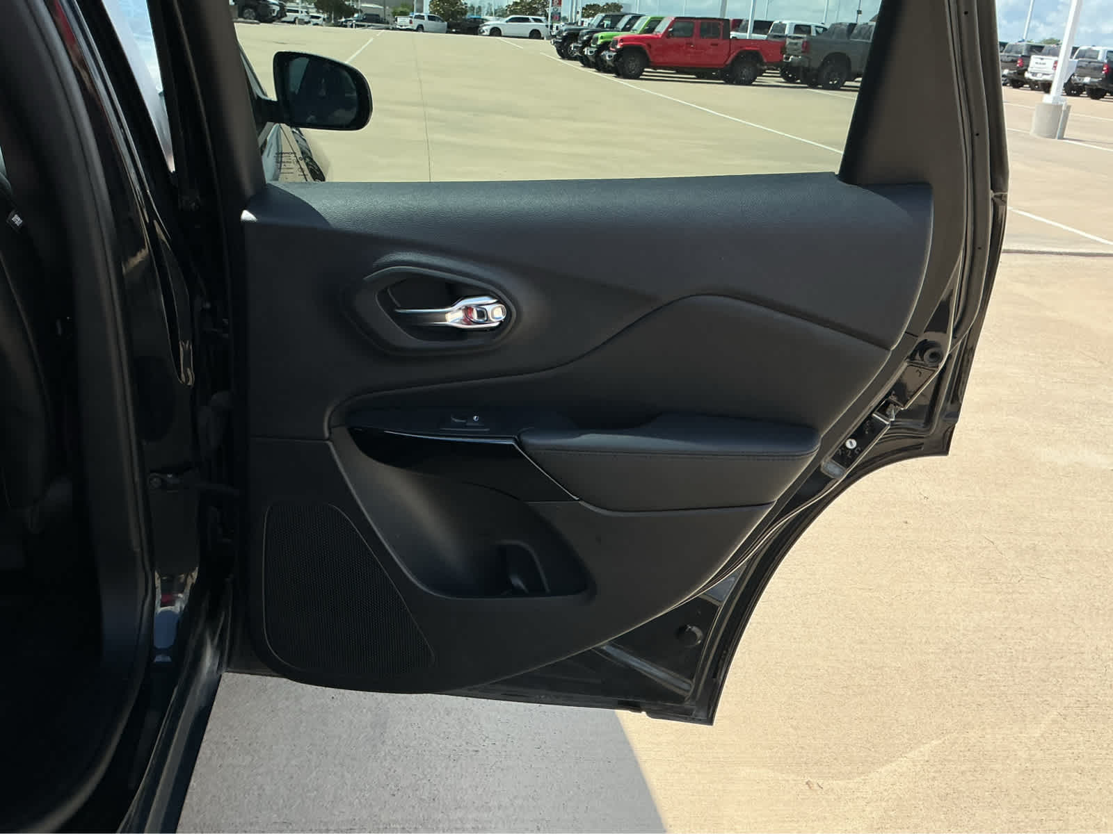 Used Car 2021 Jeep Cherokee  Altitude For Sale Under $20,000 In Waco, Texas