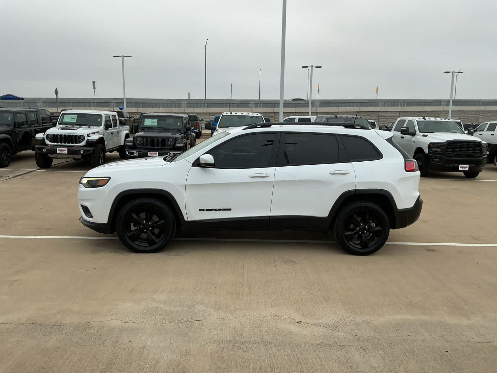 Used Car 2021 Jeep Cherokee  Altitude For Sale Under $20,000 In Waco, Texas