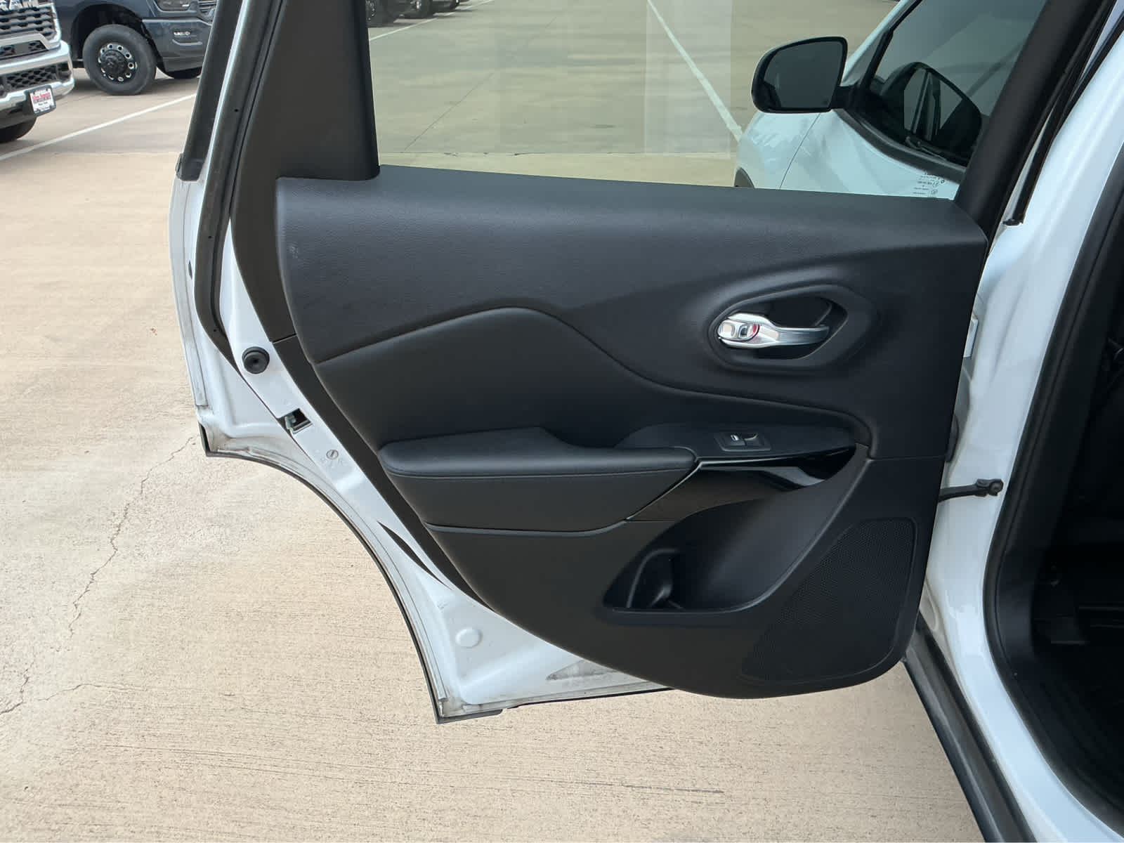 Used Car 2021 Jeep Cherokee  Altitude For Sale Under $20,000 In Waco, Texas