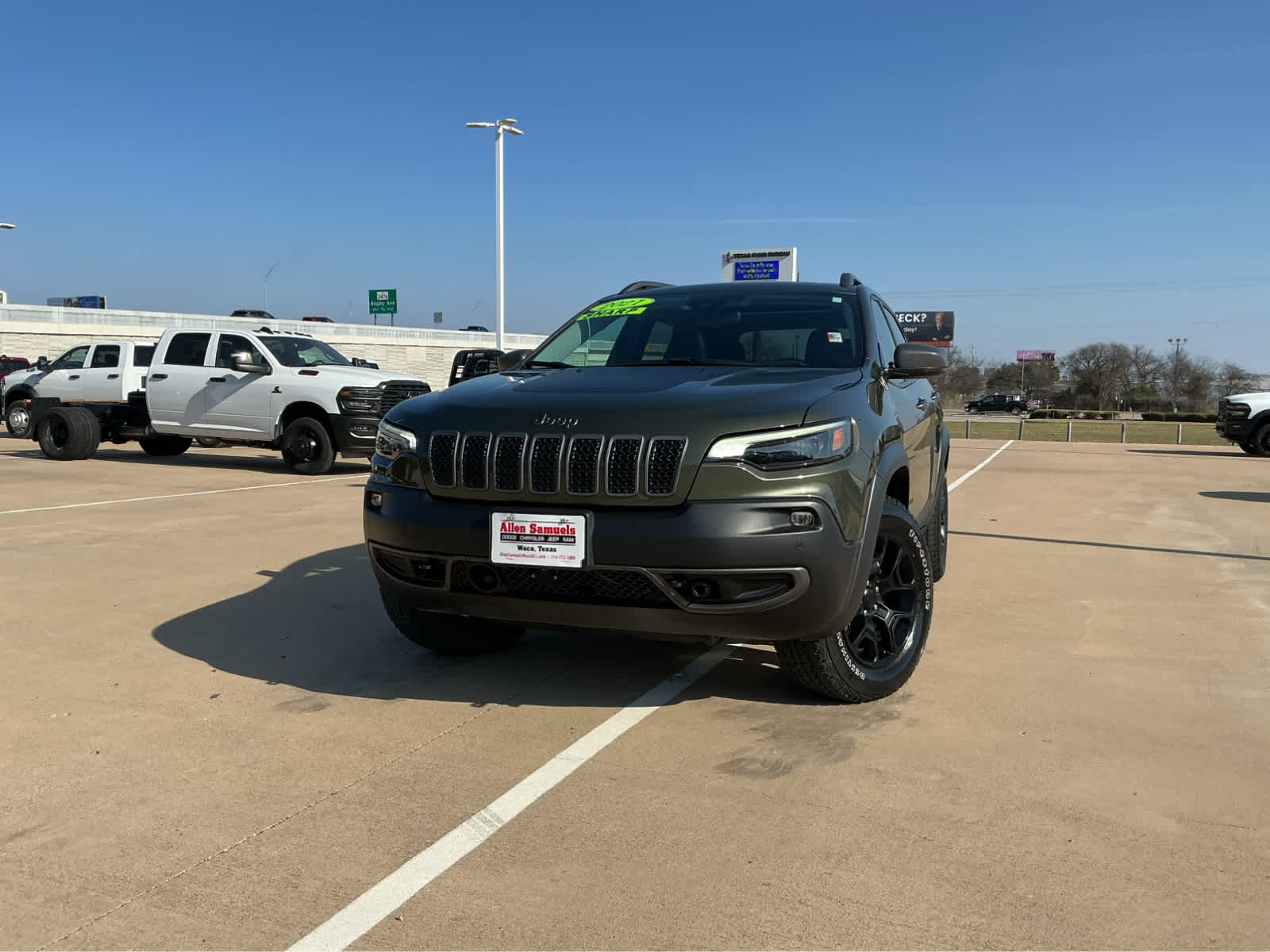 Used Car 2021 Jeep Cherokee  Trailhawk For Sale Under $30,000 In Waco, Texas