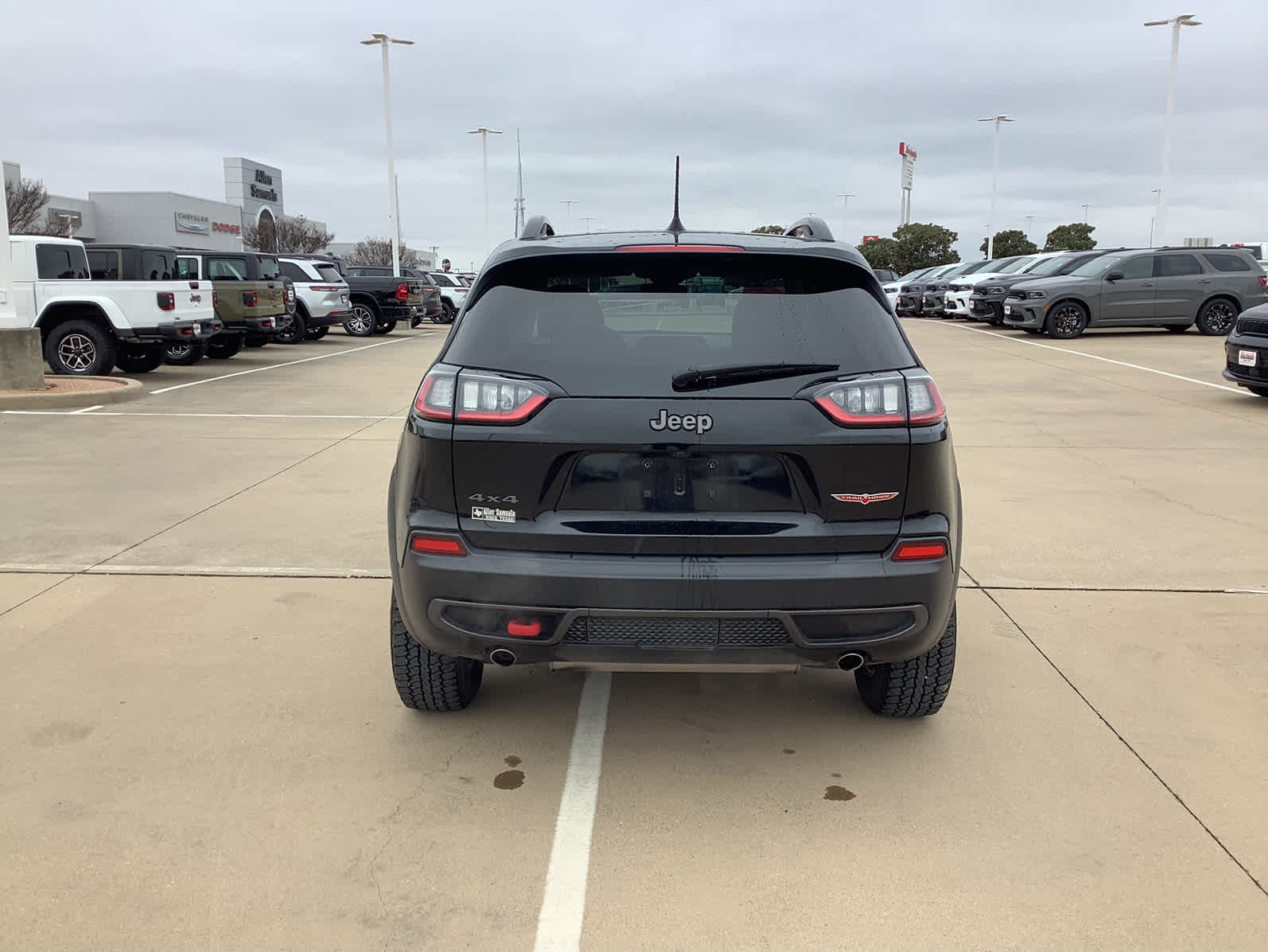 Used Car 2022 Jeep Cherokee  Trailhawk For Sale Under $35,000 In Waco, Texas