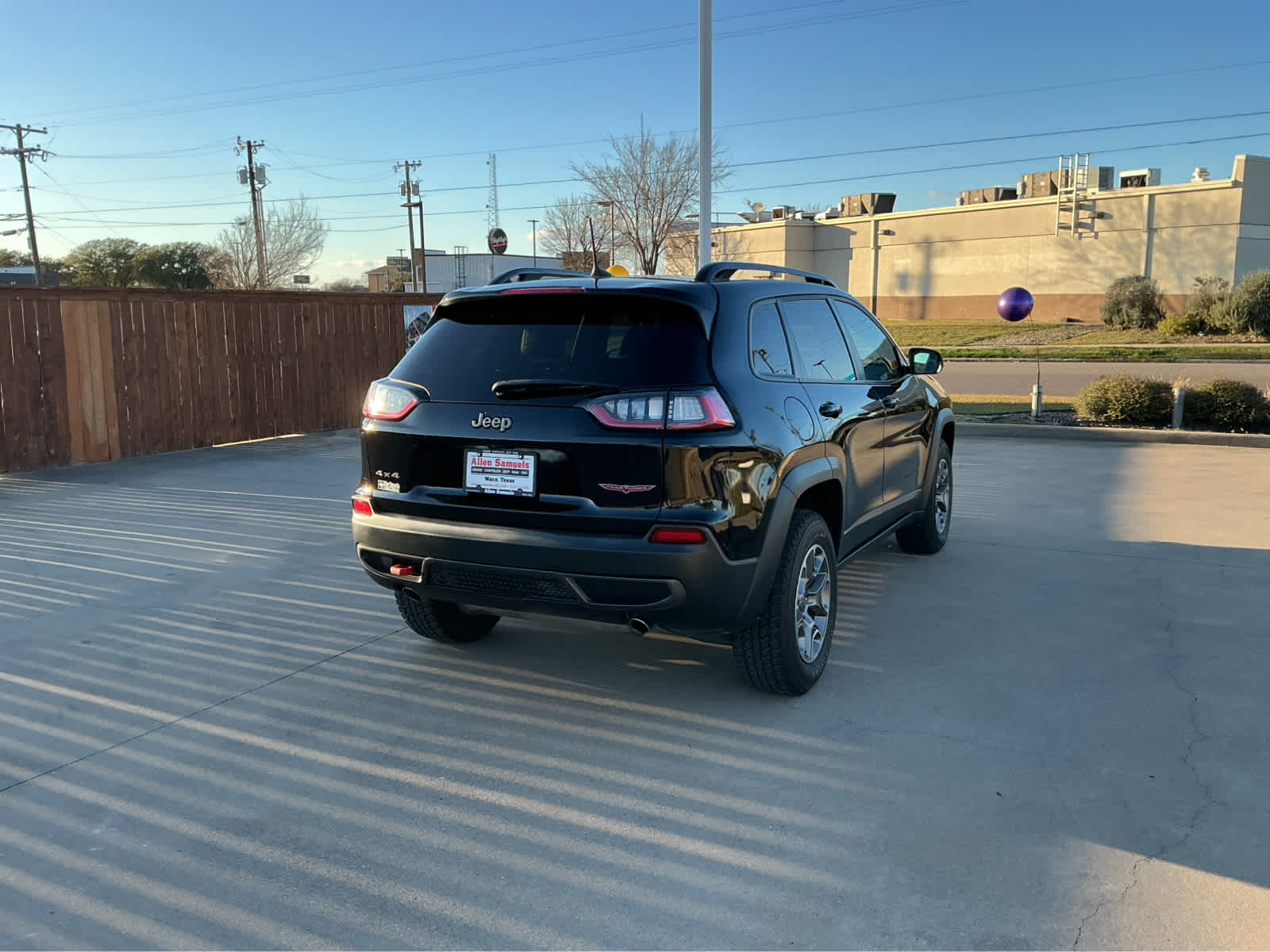 used 2022 Jeep Cherokee car, priced at $29,625