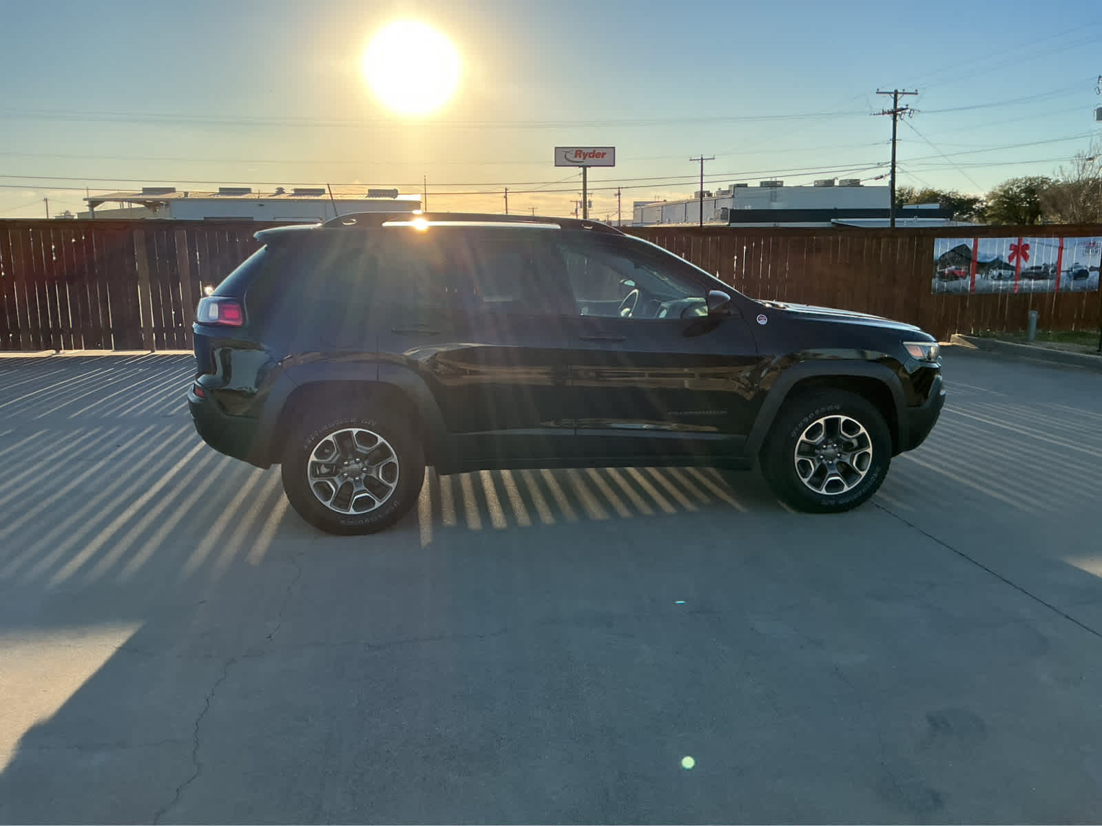 used 2022 Jeep Cherokee car, priced at $29,625