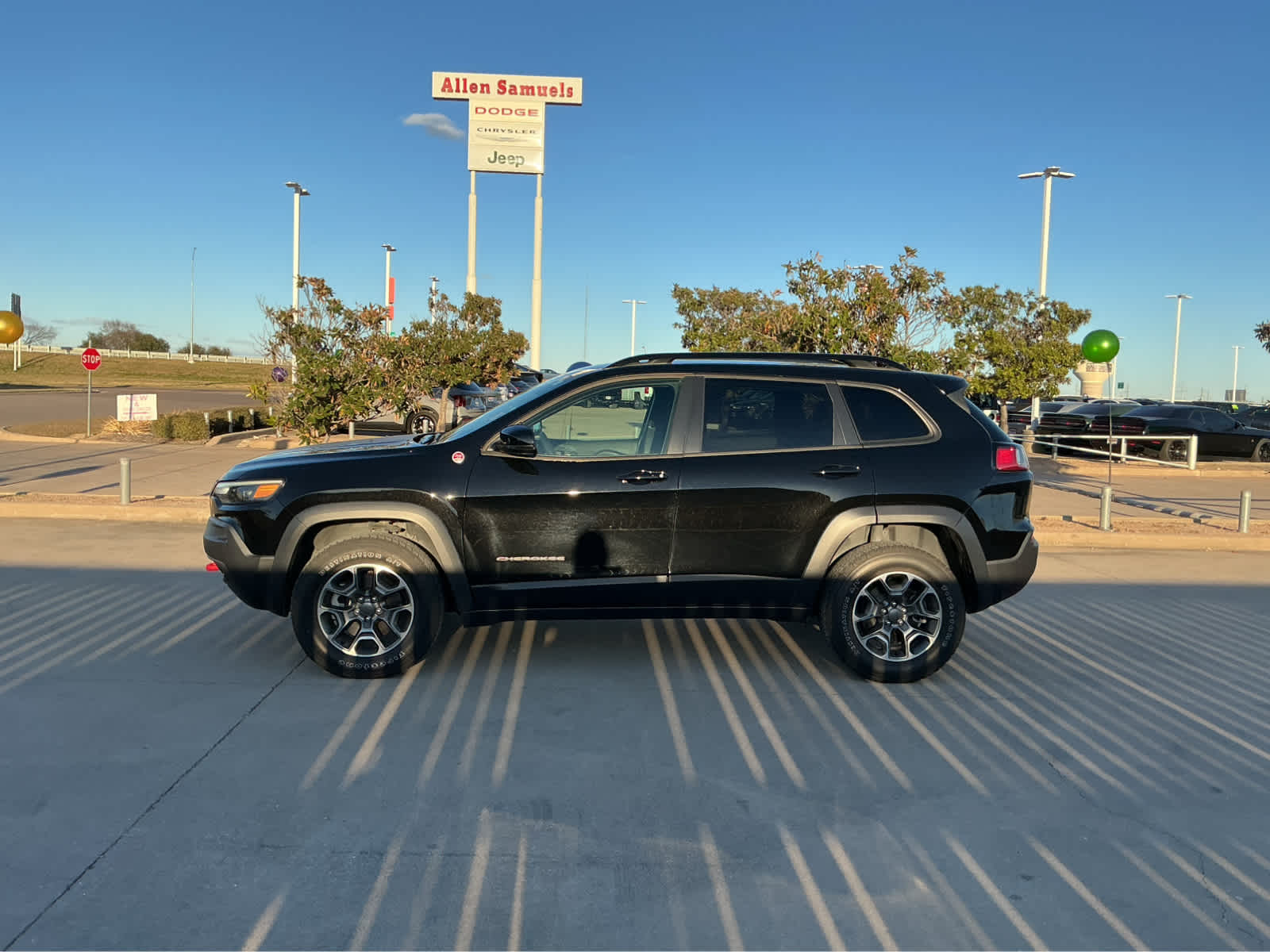 used 2022 Jeep Cherokee car, priced at $29,625