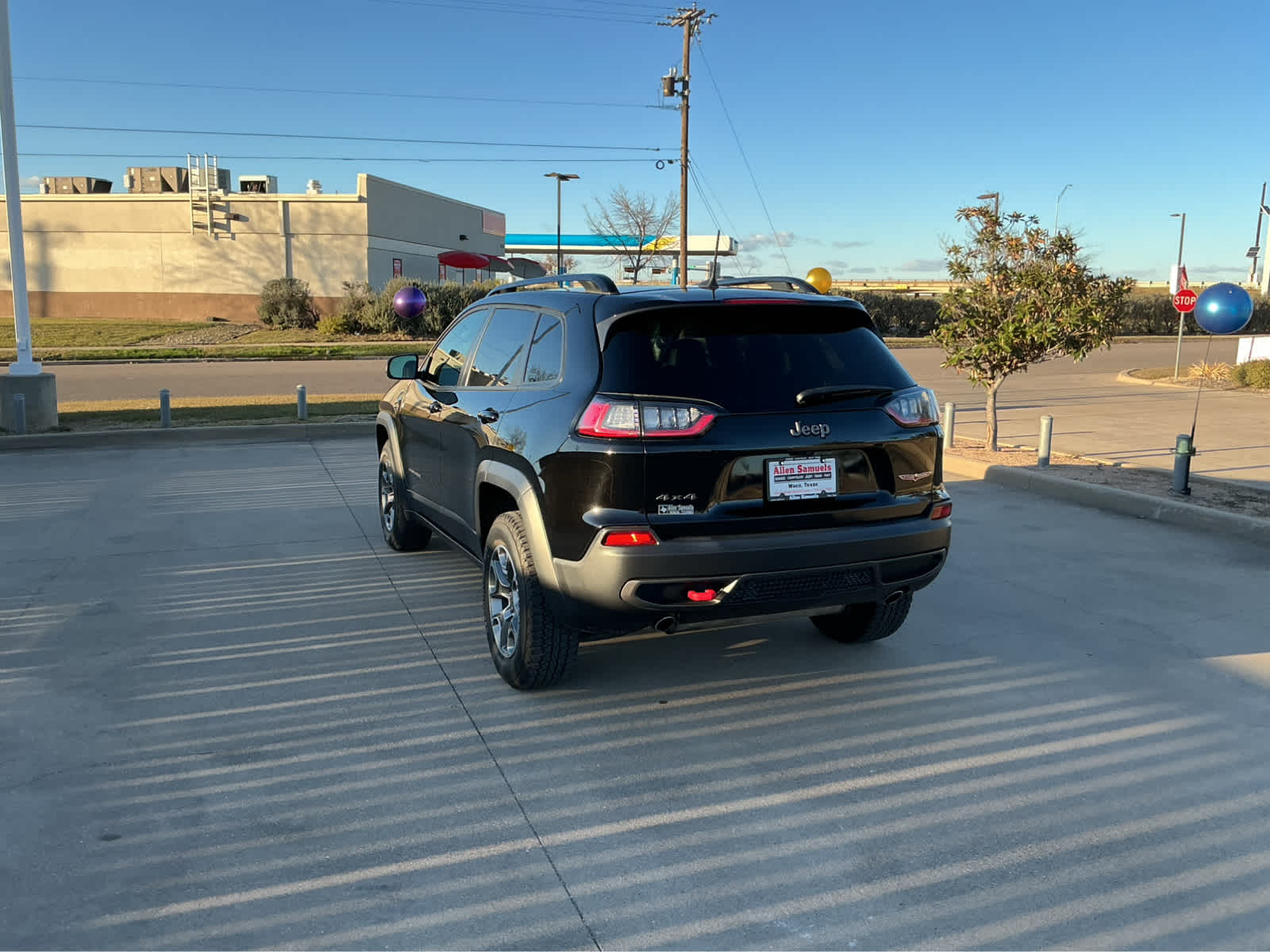 used 2022 Jeep Cherokee car, priced at $29,625