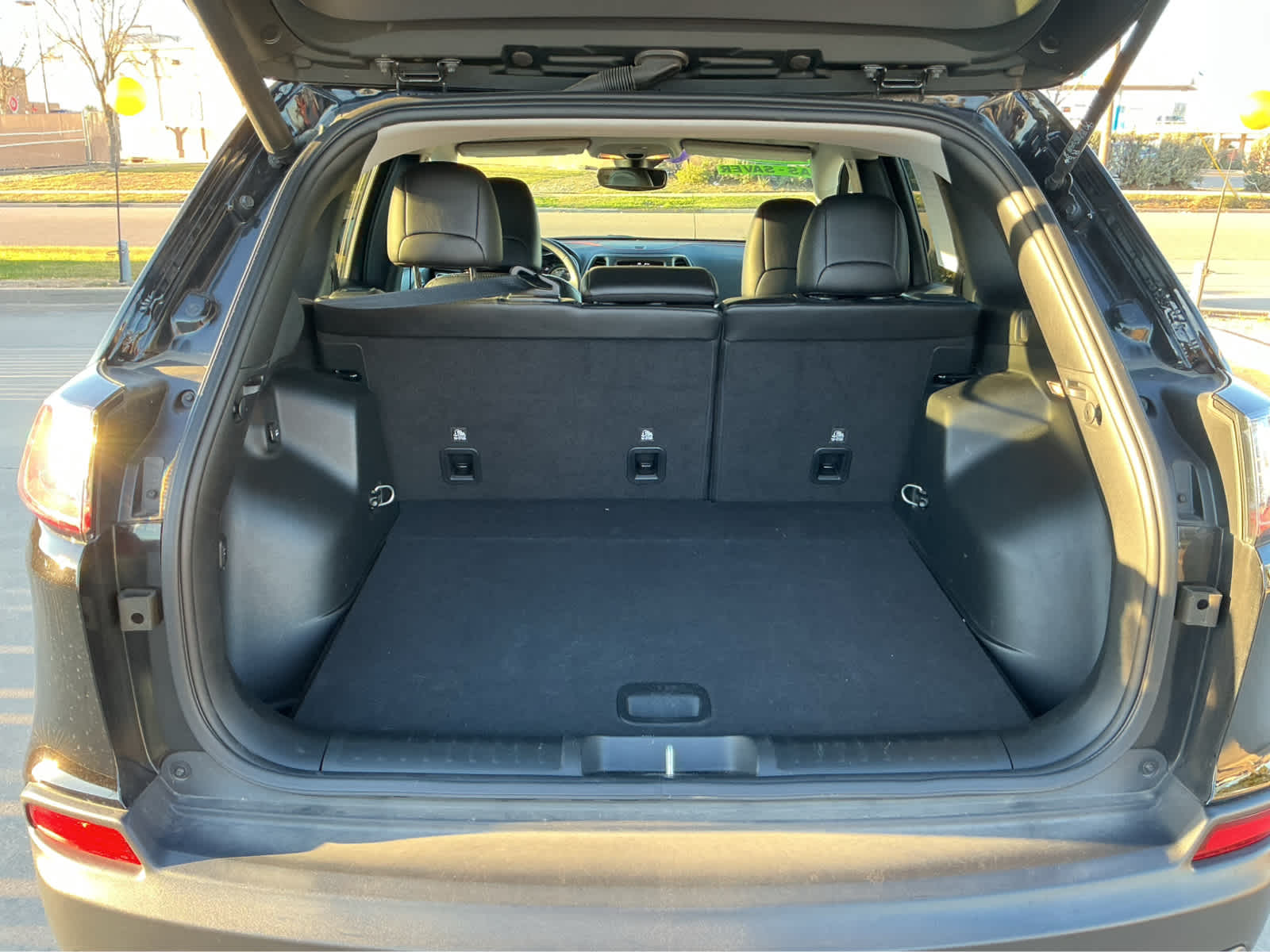 used 2022 Jeep Cherokee car, priced at $29,625