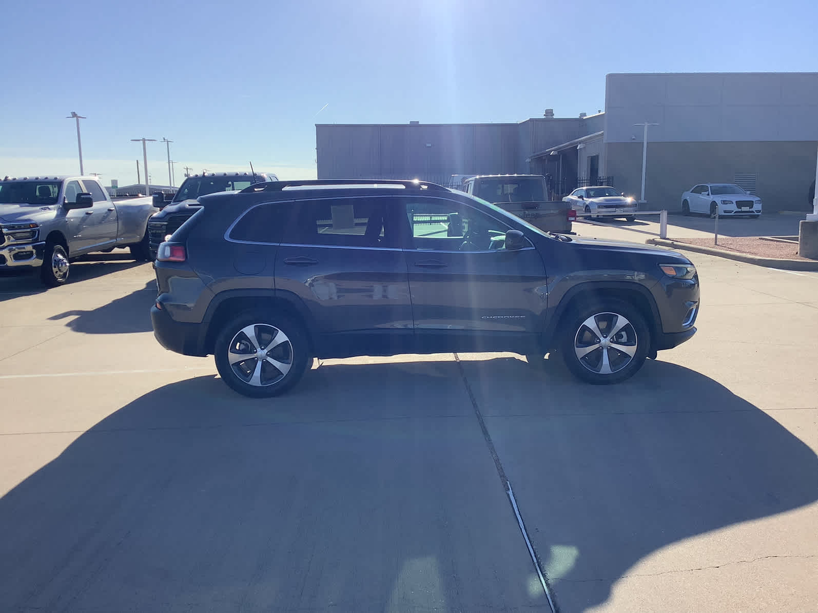 Used Car 2022 Jeep Cherokee  Limited For Sale Under $30,000 In Waco, Texas
