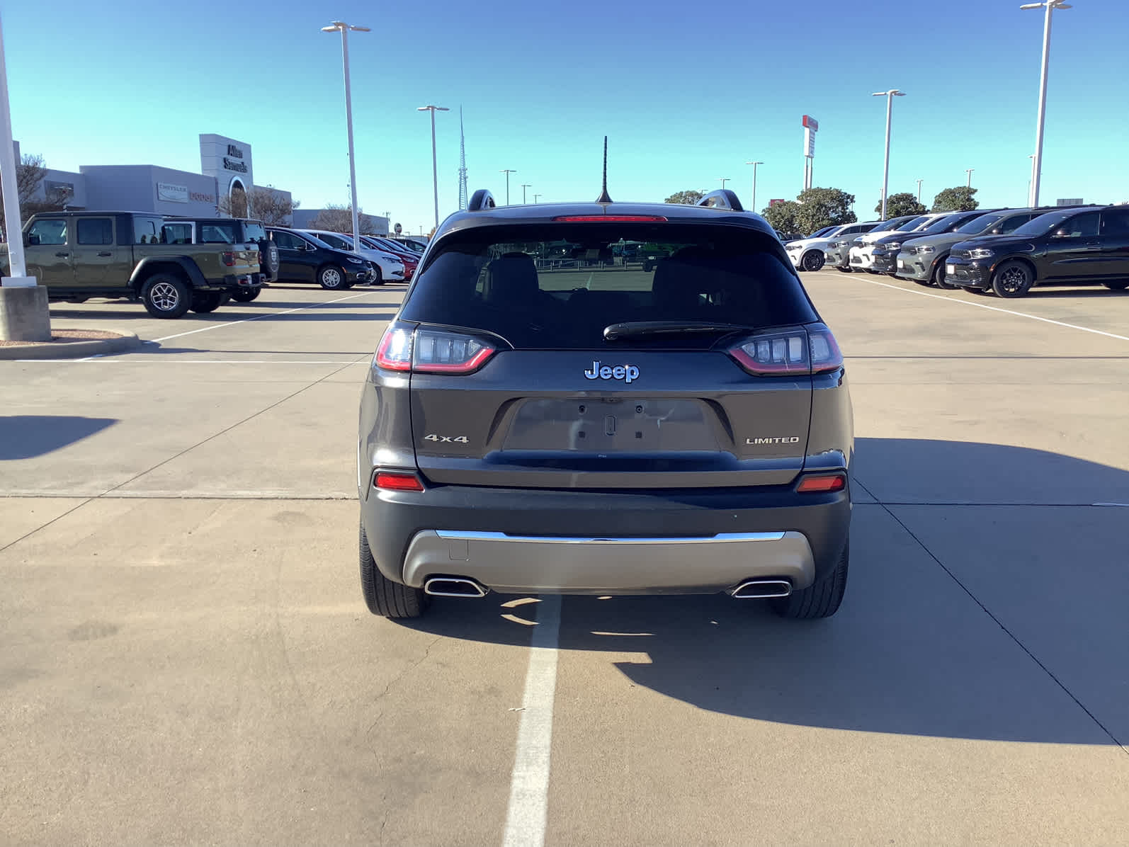 Used Car 2022 Jeep Cherokee  Limited For Sale Under $30,000 In Waco, Texas