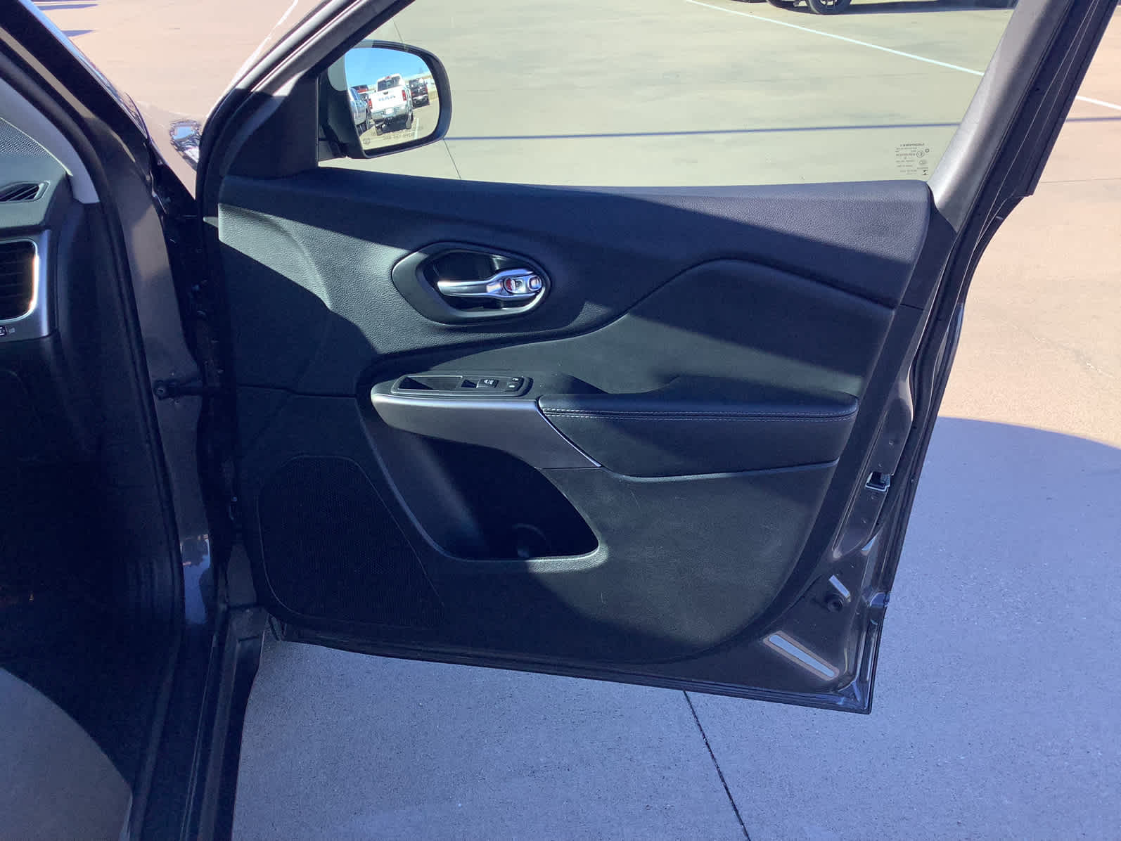 Used Car 2022 Jeep Cherokee  Limited For Sale Under $30,000 In Waco, Texas