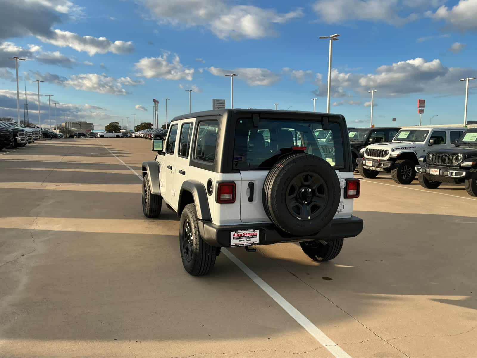 new 2026 Jeep Wrangler car, priced at $45,385