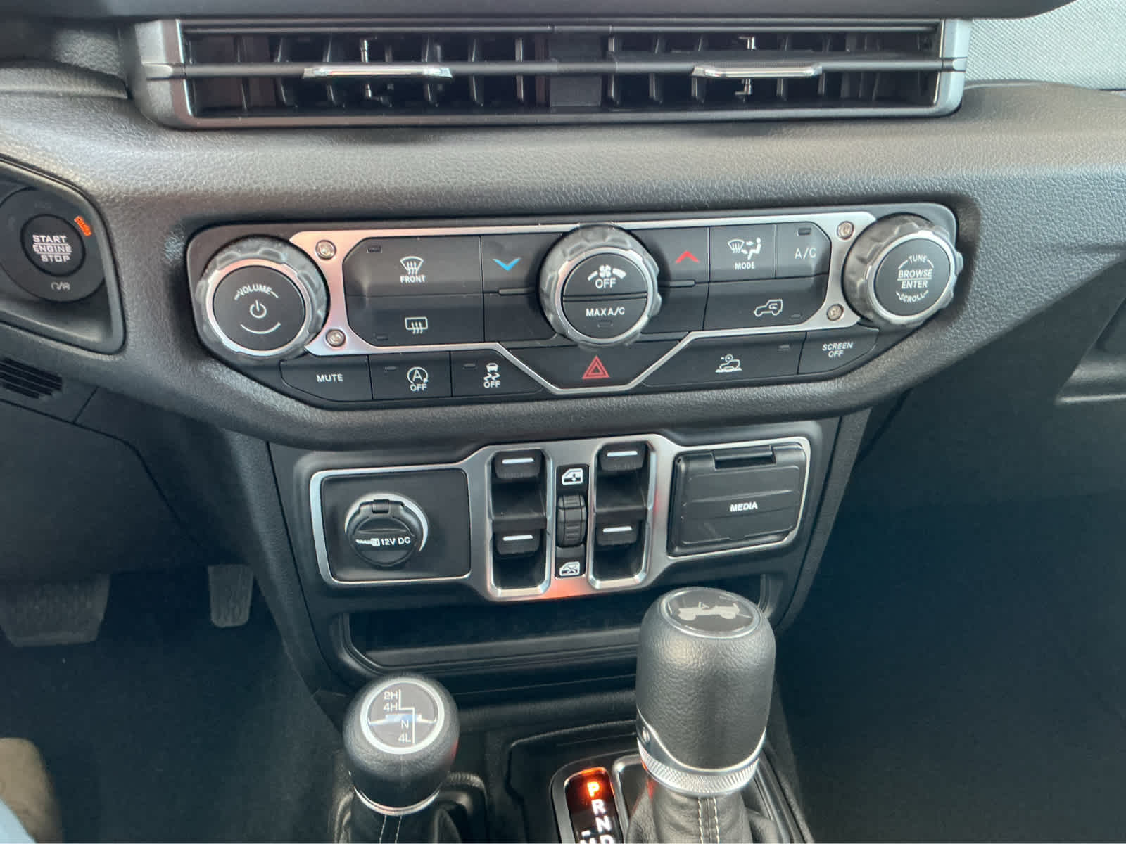 new 2026 Jeep Wrangler car, priced at $45,385