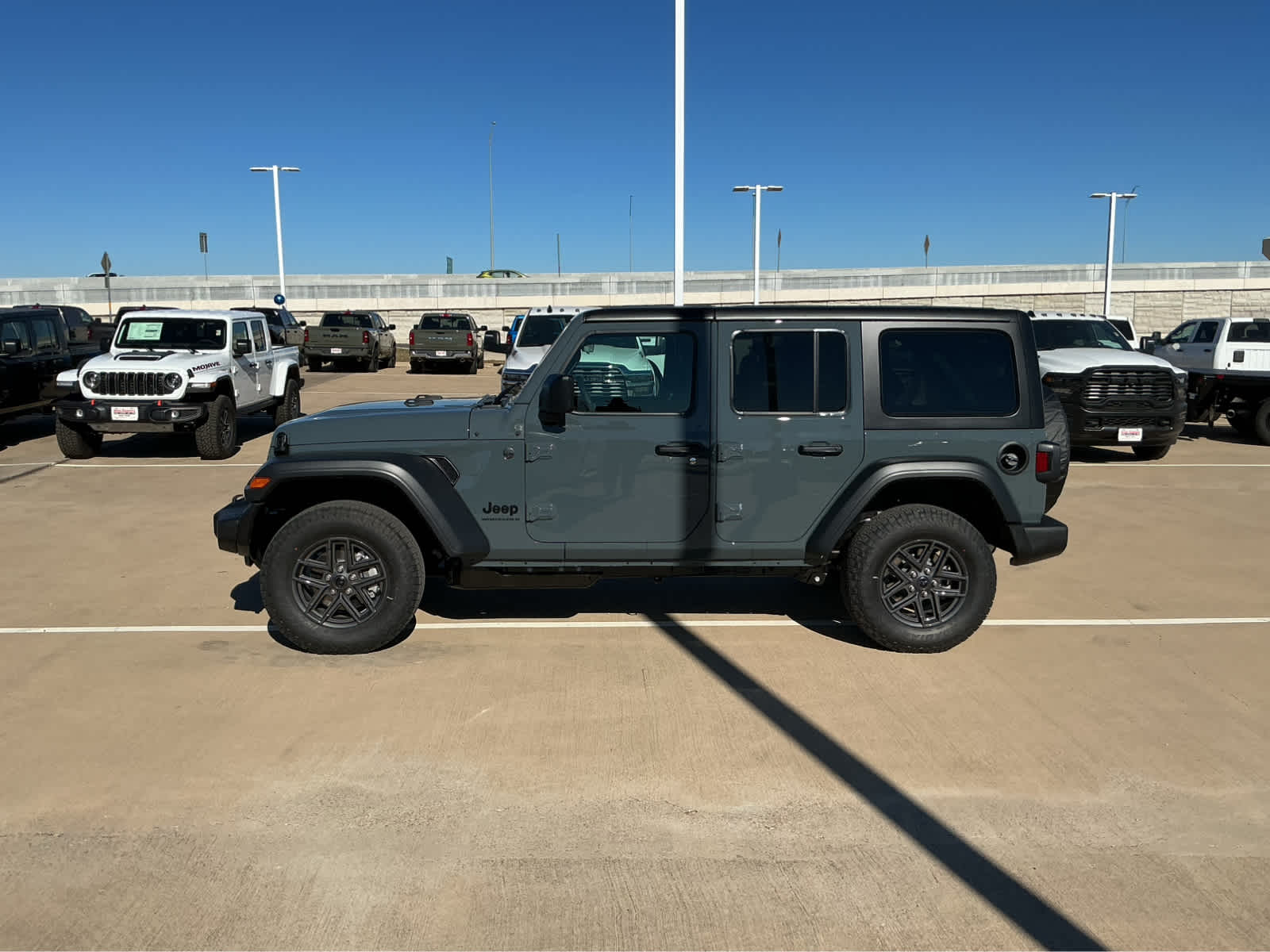 new 2026 Jeep Wrangler car, priced at $45,271