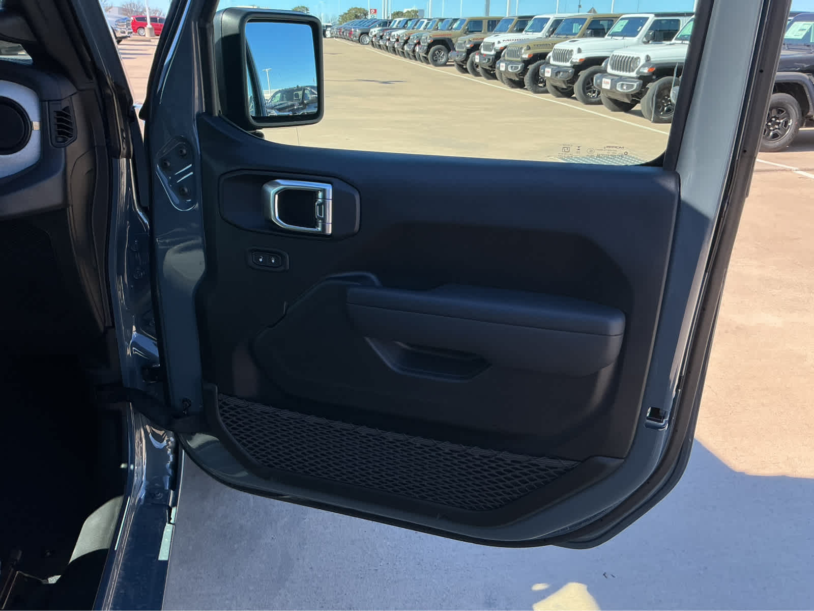 new 2026 Jeep Wrangler car, priced at $45,271