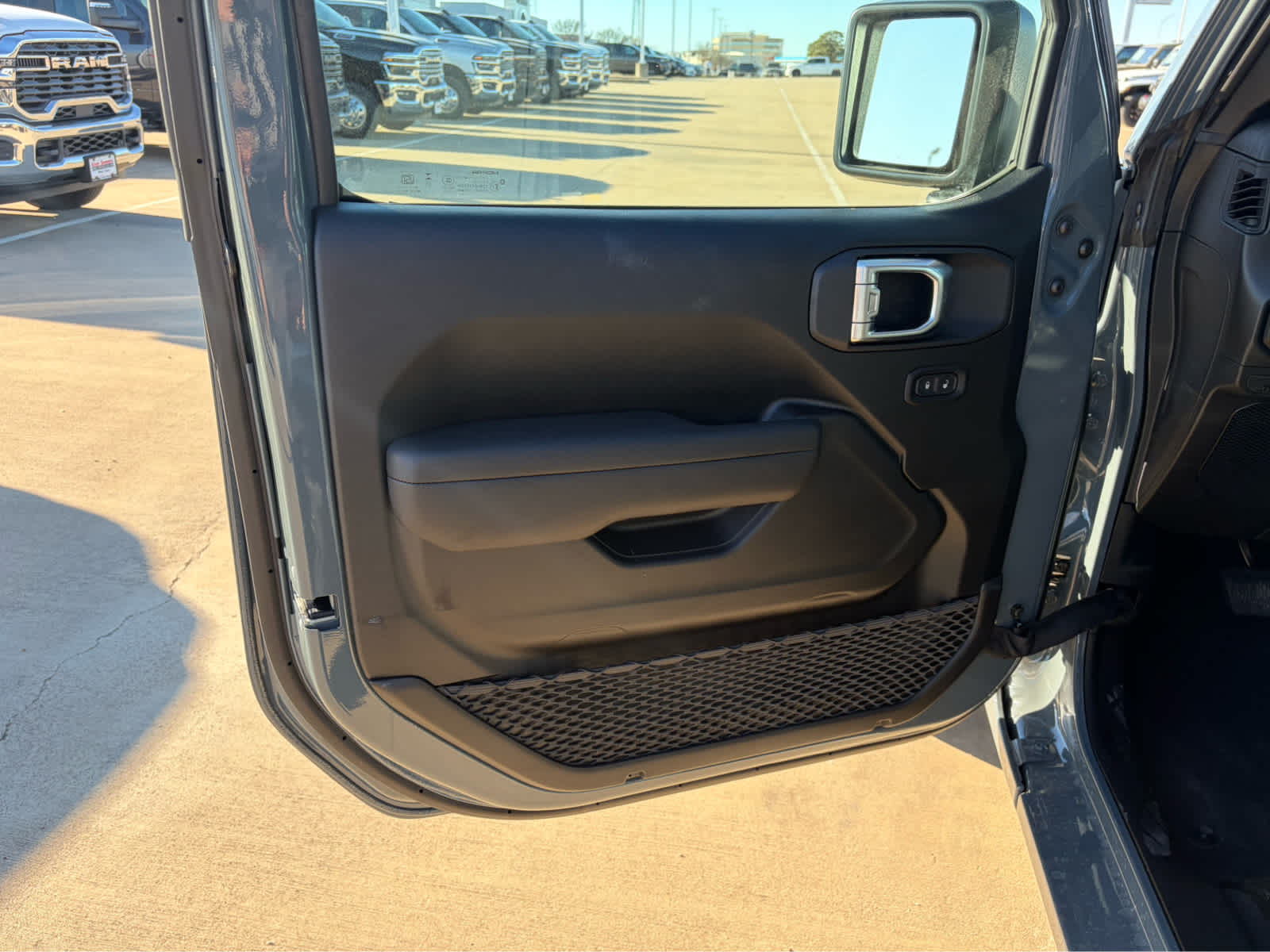 new 2026 Jeep Wrangler car, priced at $46,575