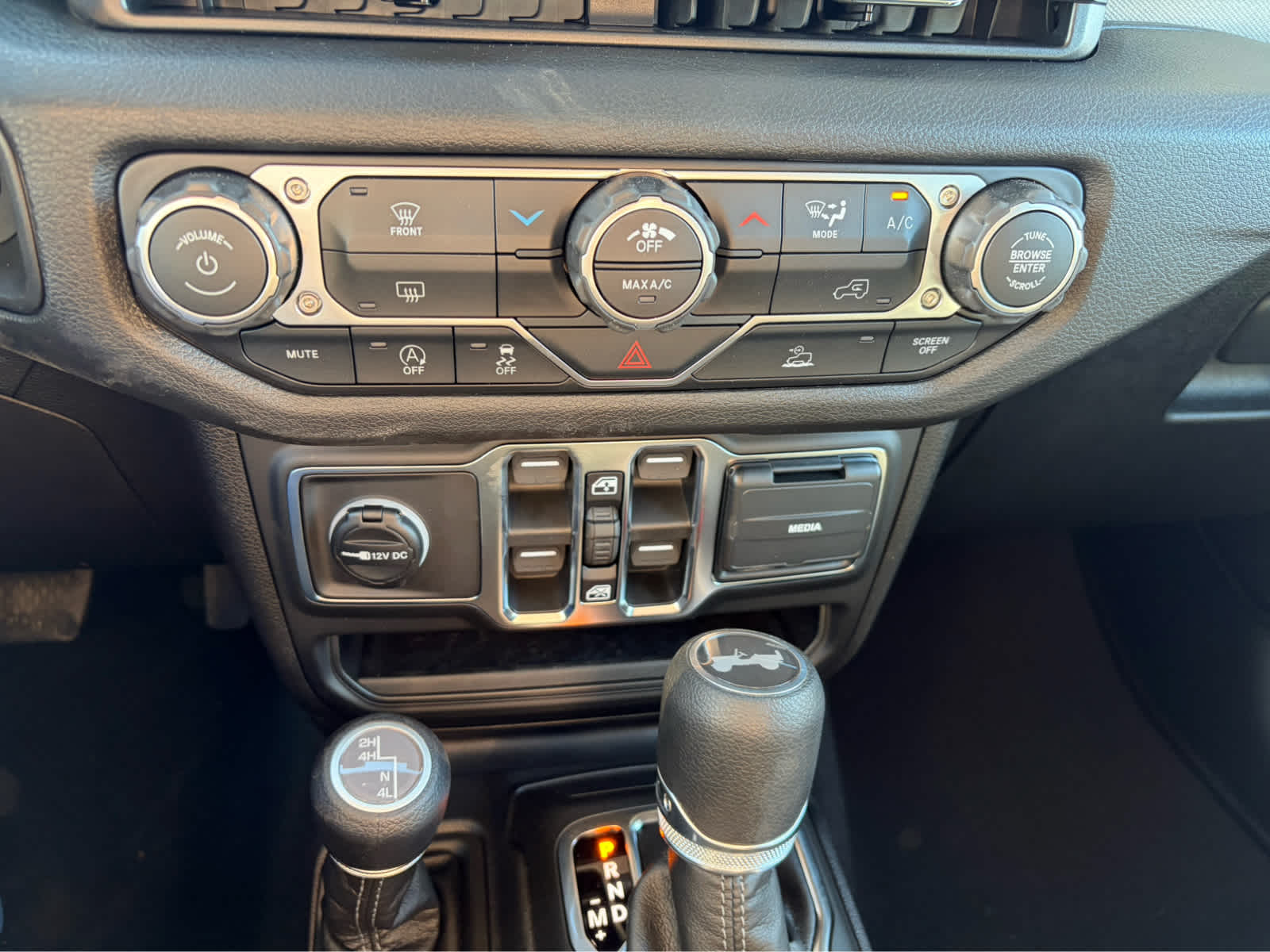 new 2026 Jeep Wrangler car, priced at $46,575