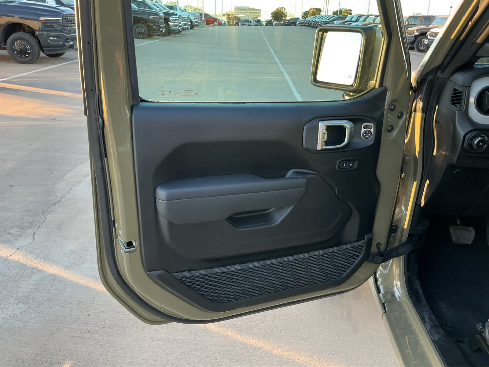 new 2026 Jeep Wrangler car, priced at $45,271