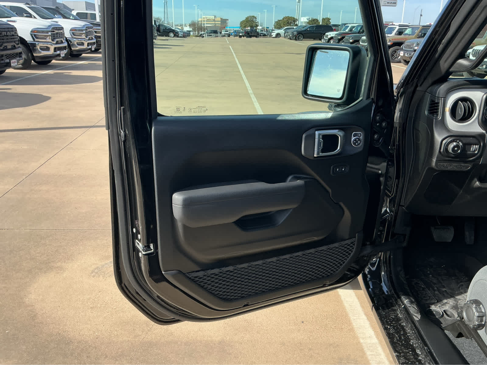 new 2026 Jeep Wrangler car, priced at $43,961