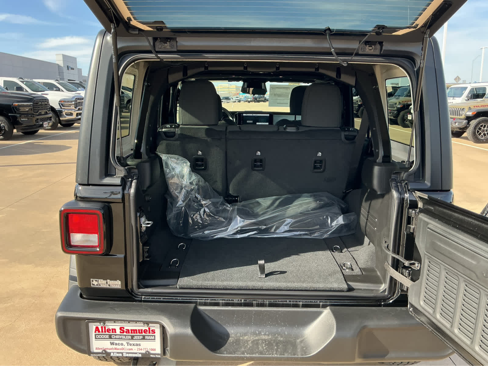 new 2026 Jeep Wrangler car, priced at $43,961