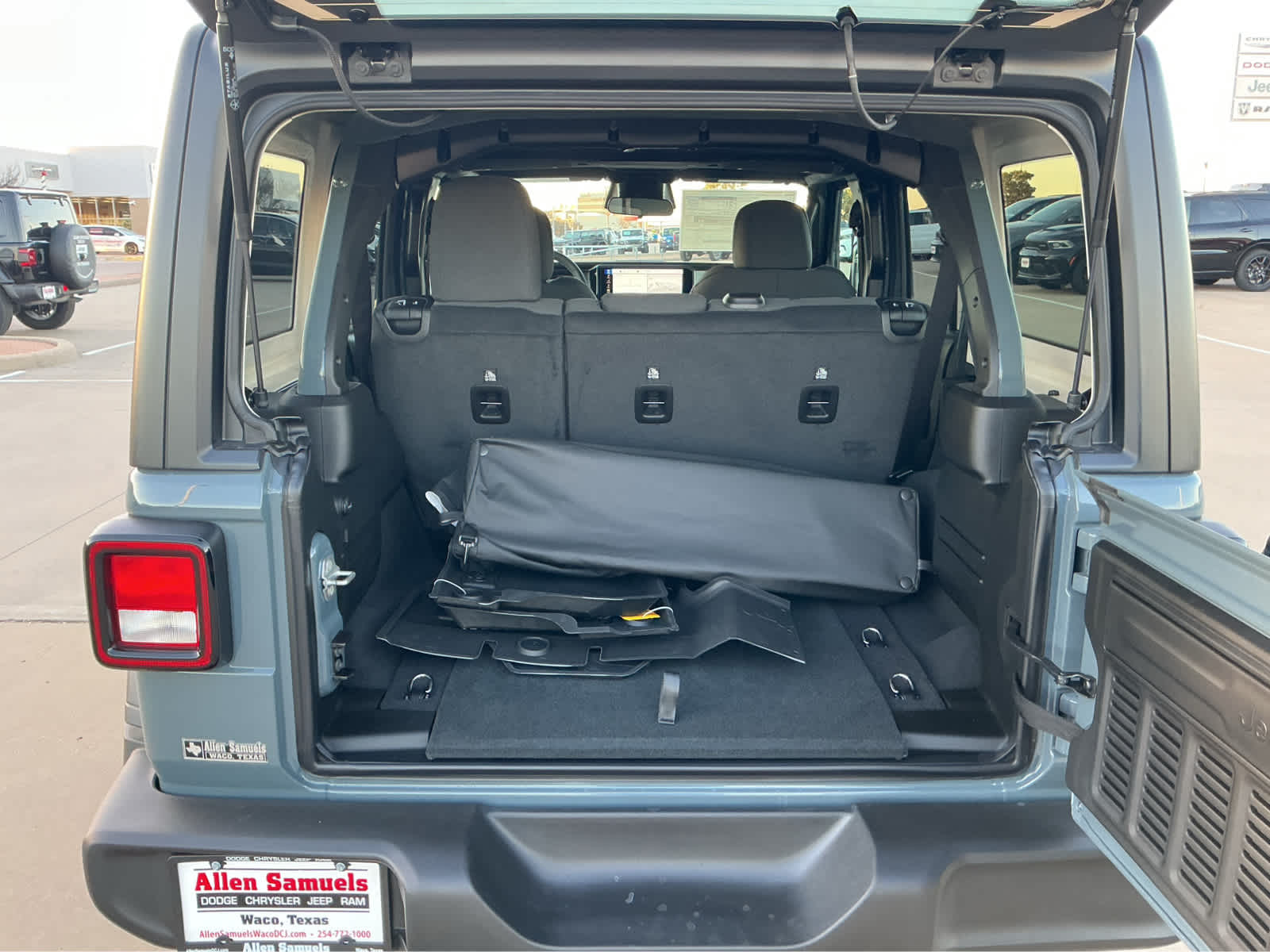 new 2026 Jeep Wrangler car, priced at $43,461