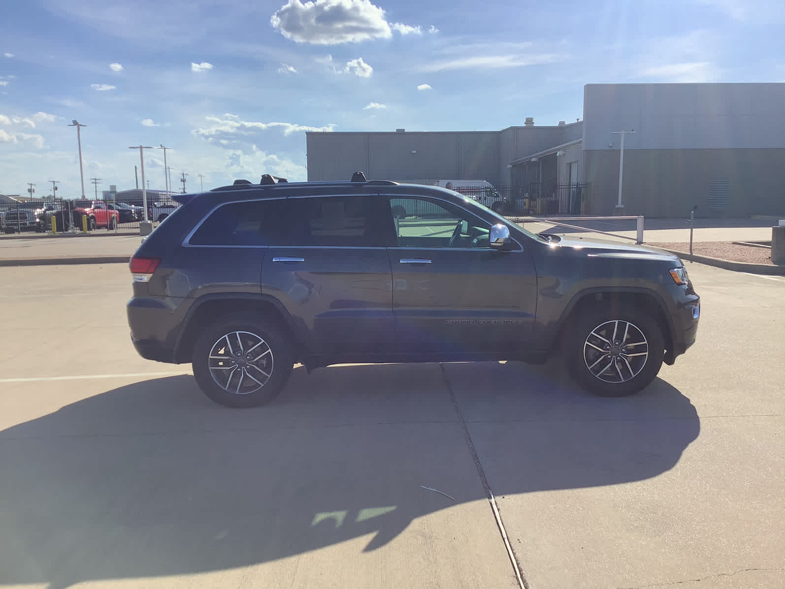 Used Car 2021 Jeep Grand Cherokee  Limited For Sale Under $25,000 In Waco, Texas