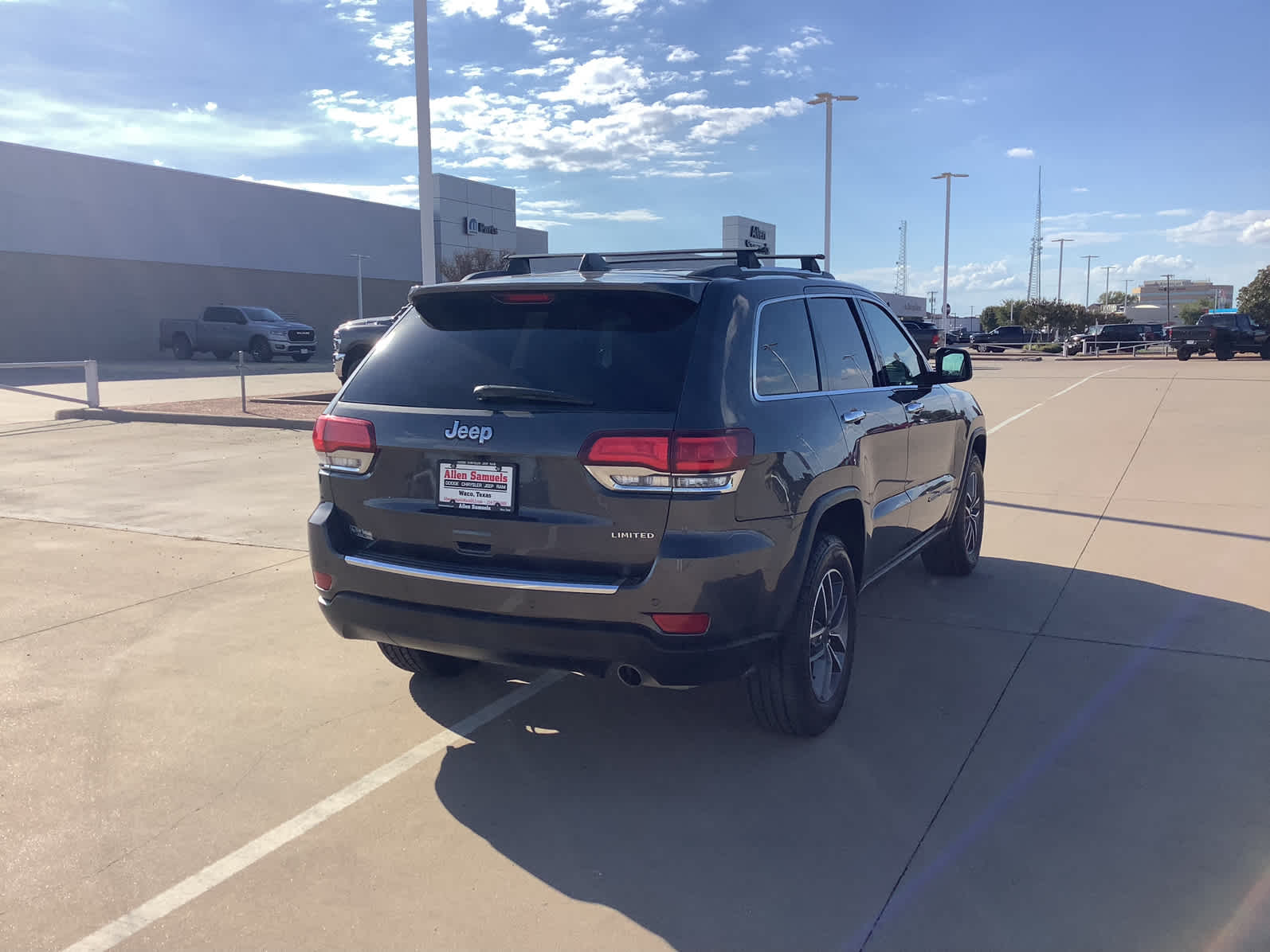 Used Car 2021 Jeep Grand Cherokee  Limited For Sale Under $25,000 In Waco, Texas