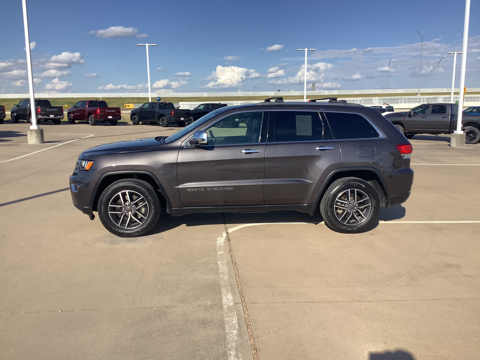 Used Car 2021 Jeep Grand Cherokee  Limited For Sale Under $25,000 In Waco, Texas