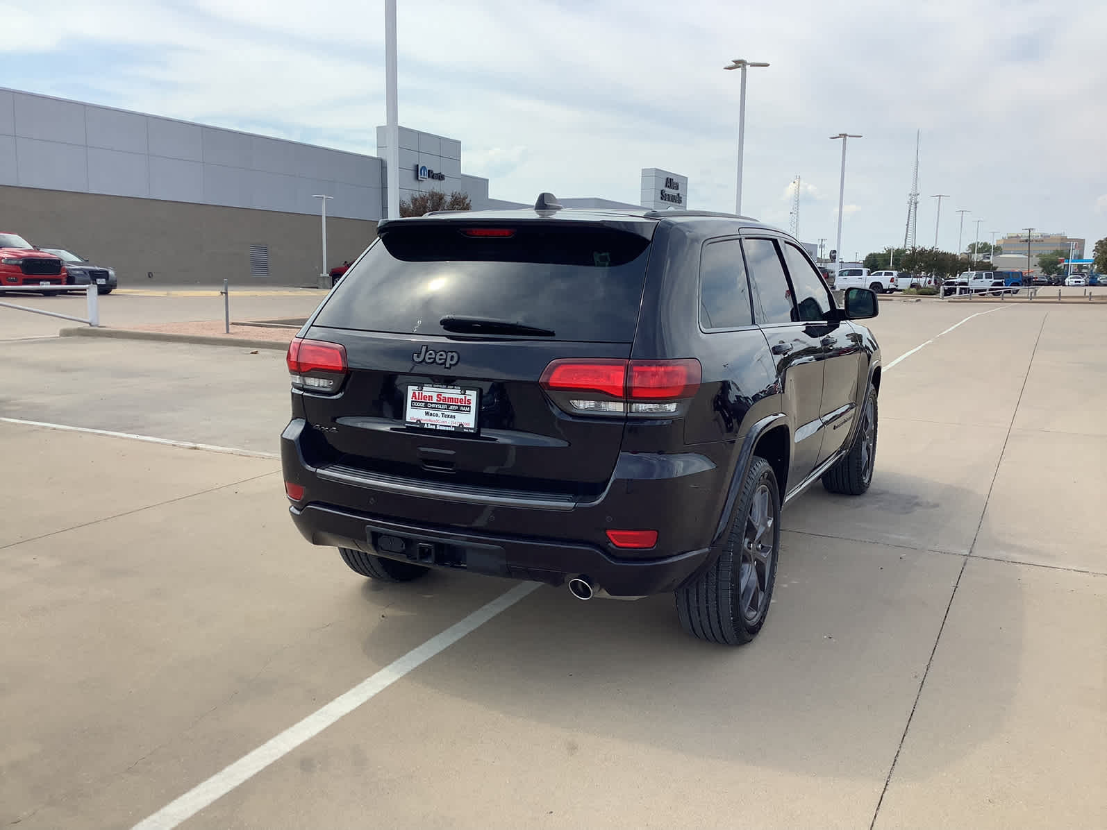 Used Car 2021 Jeep Grand Cherokee  80th Anniversary For Sale Under $35,000 In Waco, Texas