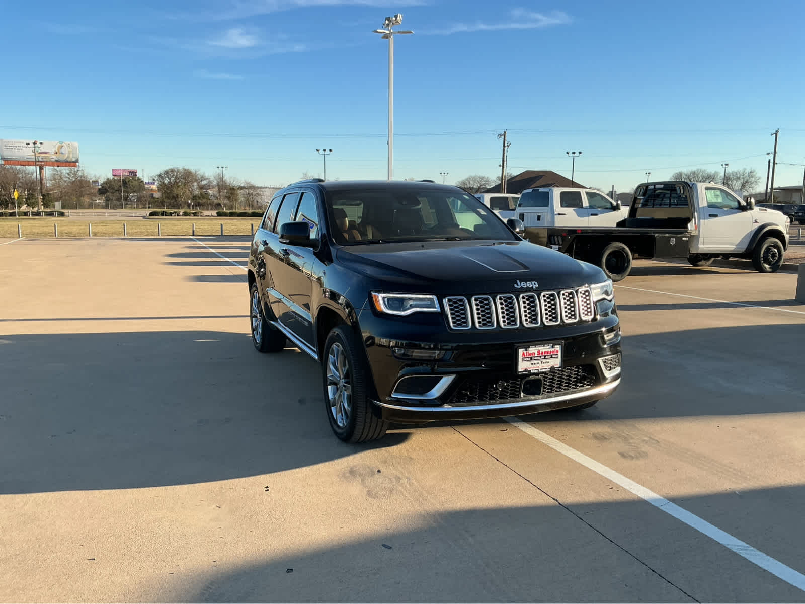 Used Car 2020 Jeep Grand Cherokee  Summit For Sale Under $40,000 In Waco, Texas
