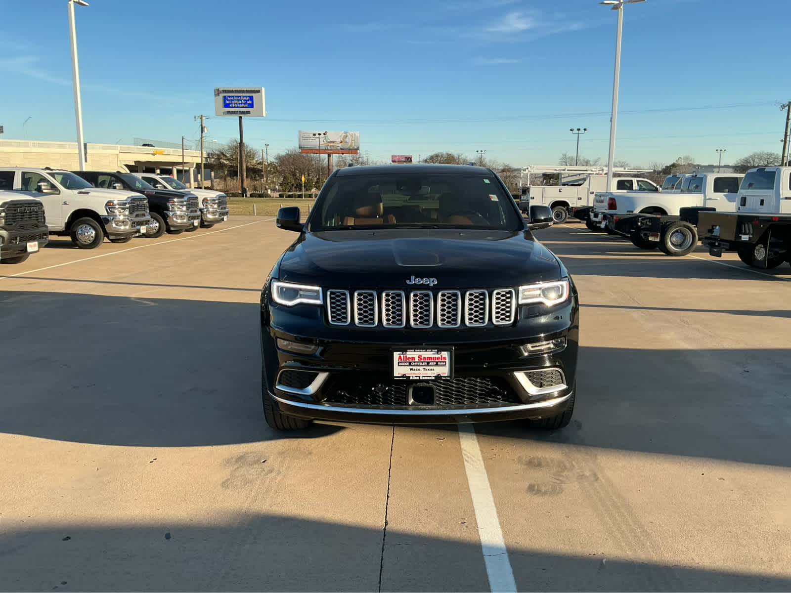 Used Car 2020 Jeep Grand Cherokee  Summit For Sale Under $40,000 In Waco, Texas