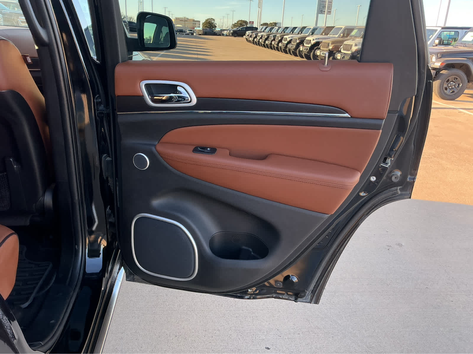 Used Car 2020 Jeep Grand Cherokee  Summit For Sale Under $40,000 In Waco, Texas