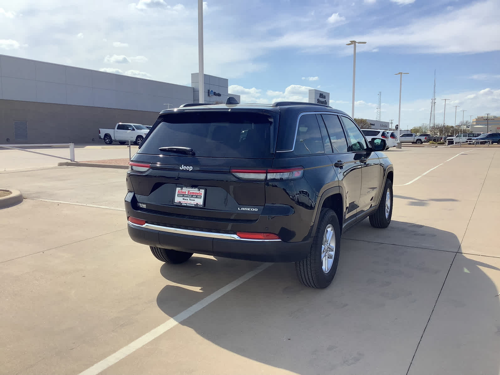 New Car 2025 Jeep Grand Cherokee  Laredo For Sale Under $40,000 In Waco, Texas