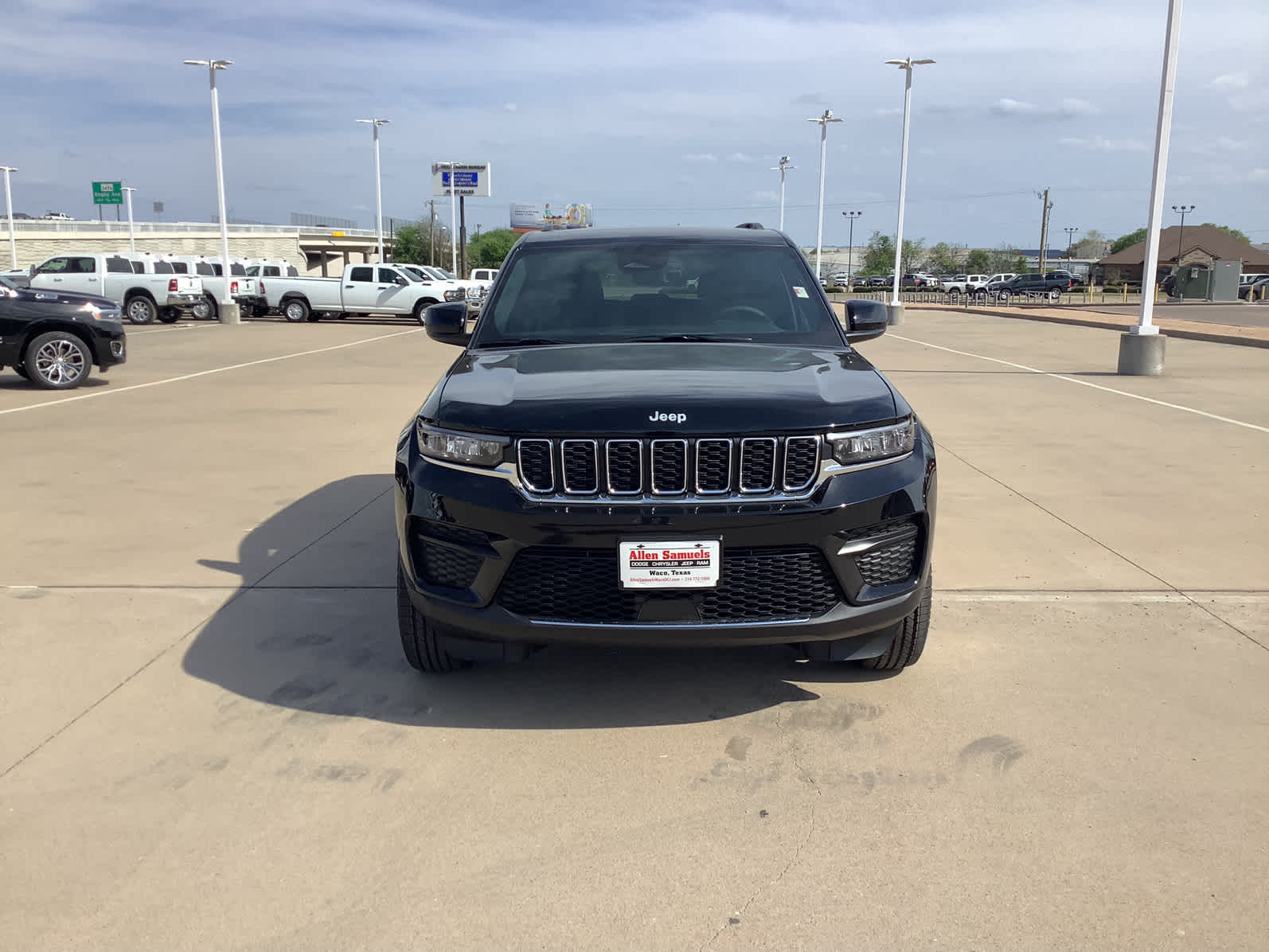 New Car 2025 Jeep Grand Cherokee  Laredo For Sale Under $40,000 In Waco, Texas