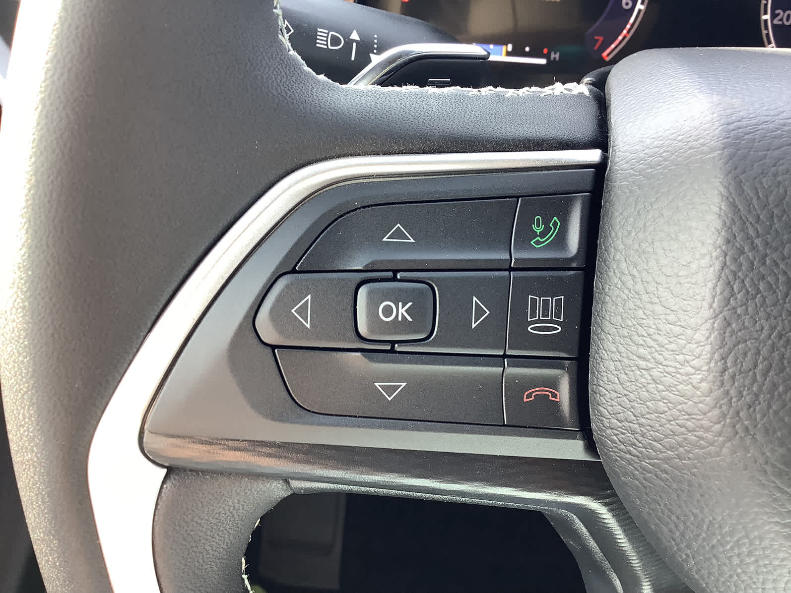 New Car 2025 Jeep Grand Cherokee  Laredo For Sale Under $40,000 In Waco, Texas