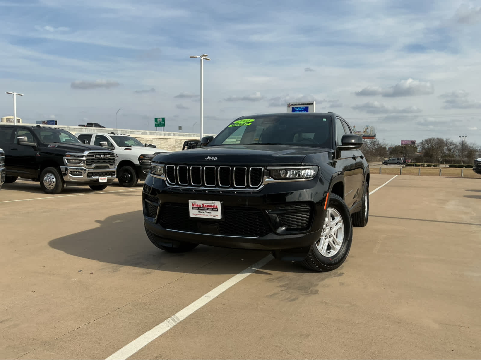 Used Car 2025 Jeep Grand Cherokee  Laredo For Sale Under $40,000 In Waco, Texas