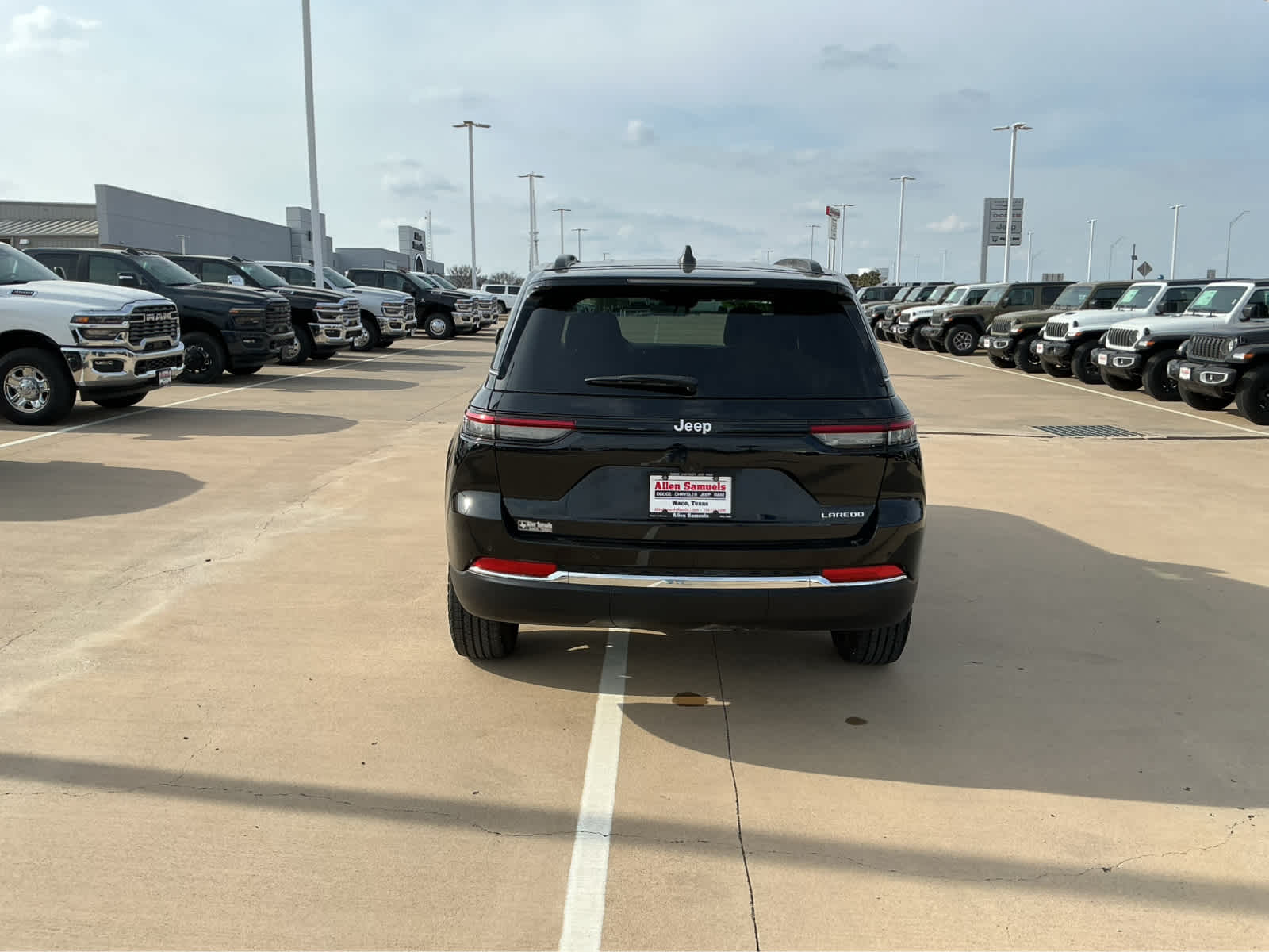 Used Car 2025 Jeep Grand Cherokee  Laredo For Sale Under $40,000 In Waco, Texas