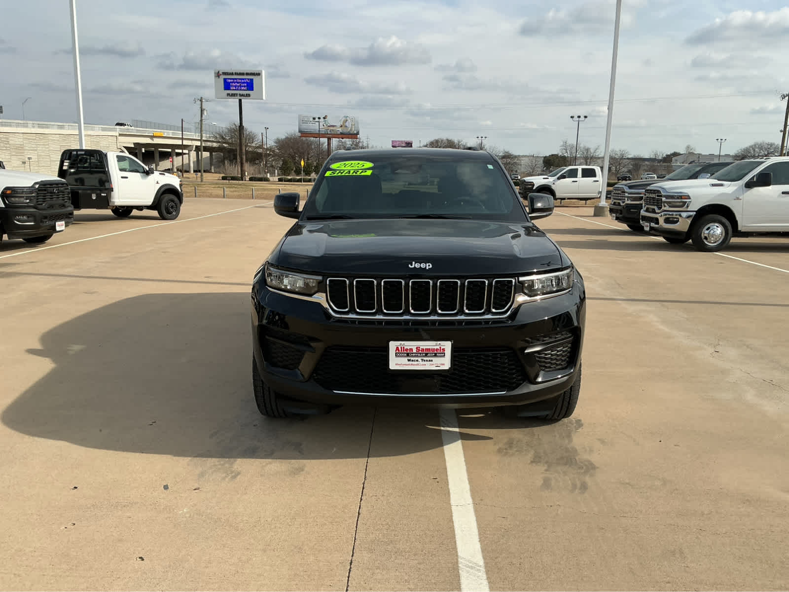Used Car 2025 Jeep Grand Cherokee  Laredo For Sale Under $40,000 In Waco, Texas