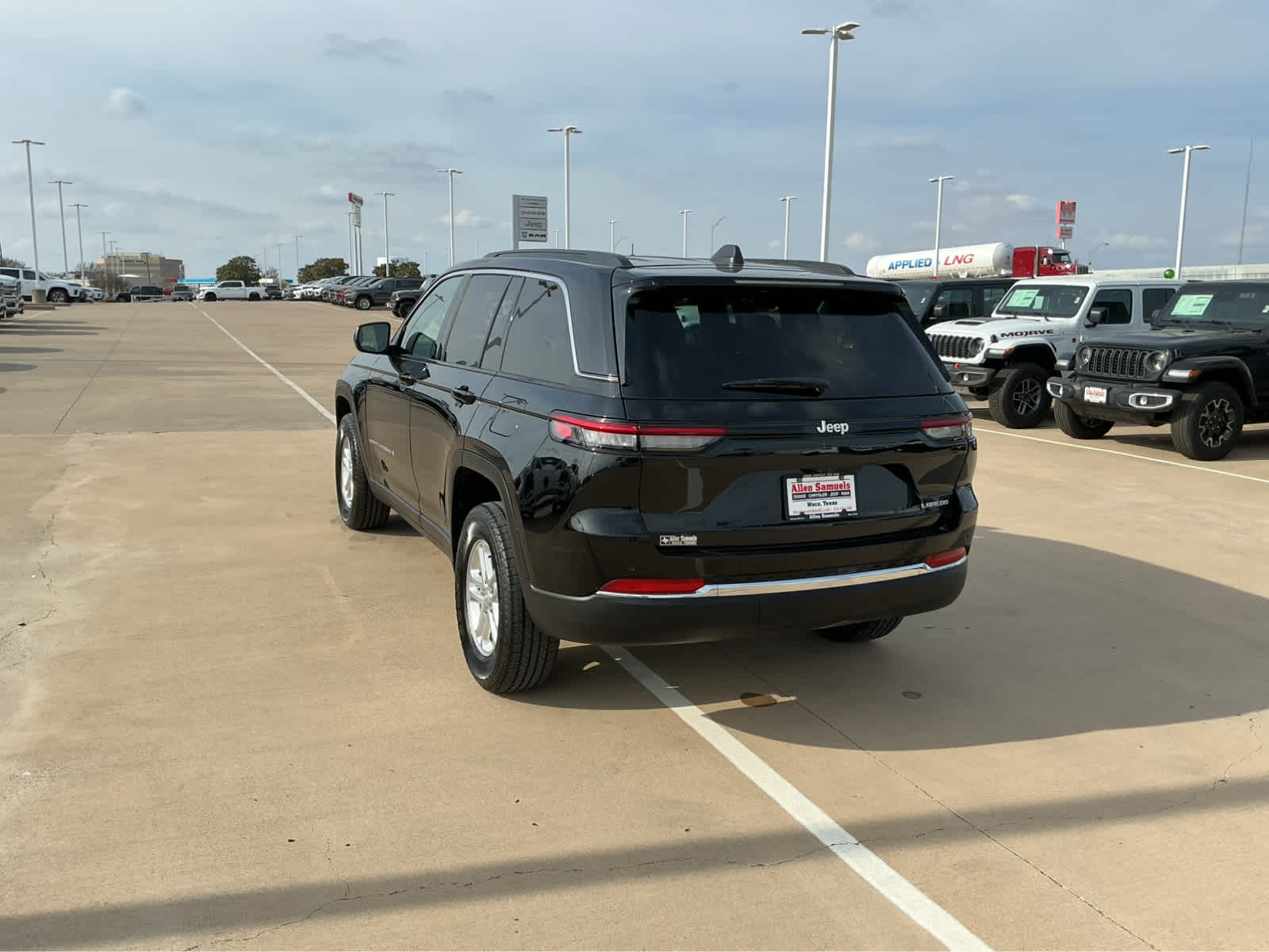 Used Car 2025 Jeep Grand Cherokee  Laredo For Sale Under $40,000 In Waco, Texas