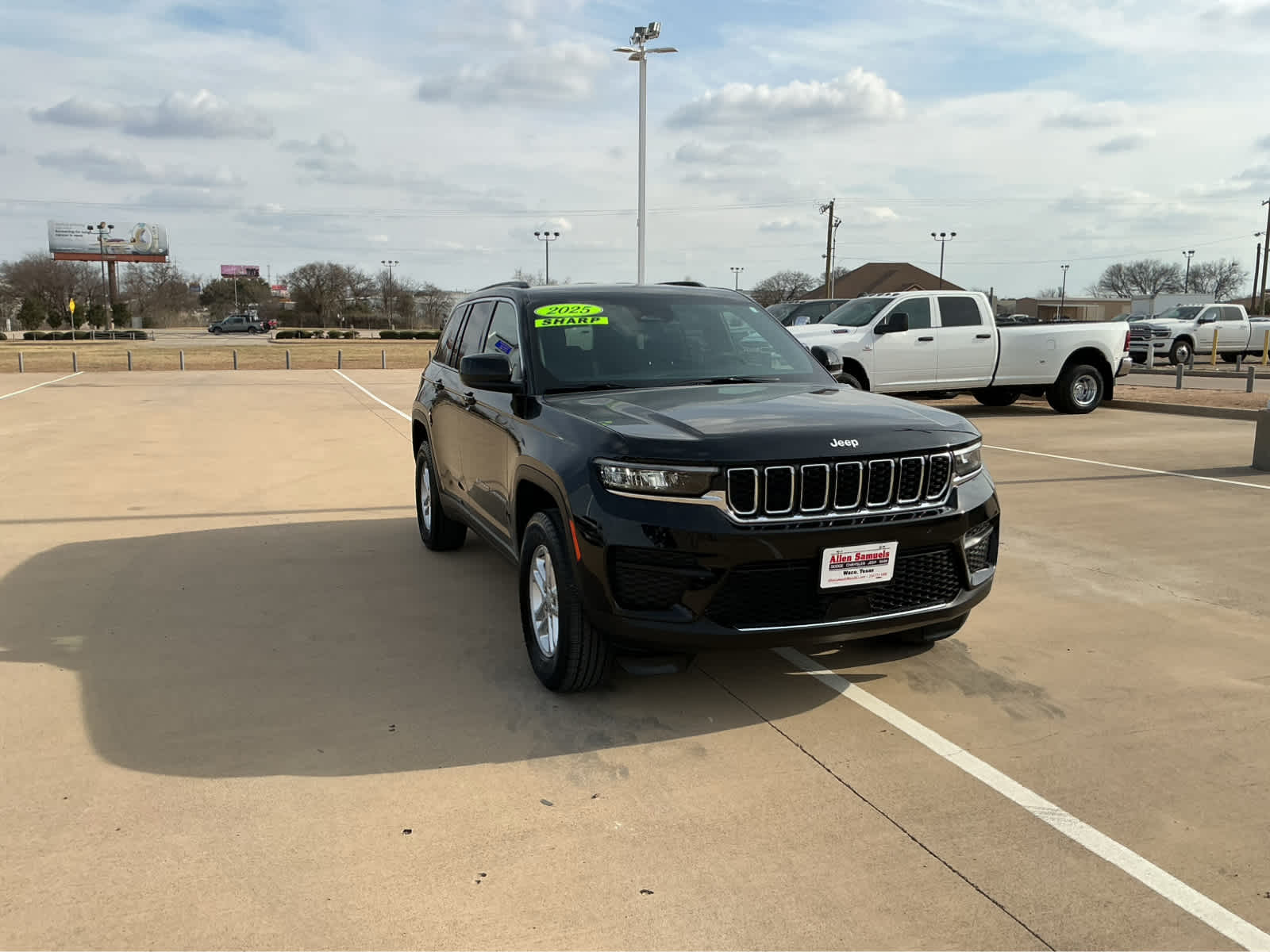 Used Car 2025 Jeep Grand Cherokee  Laredo For Sale Under $40,000 In Waco, Texas