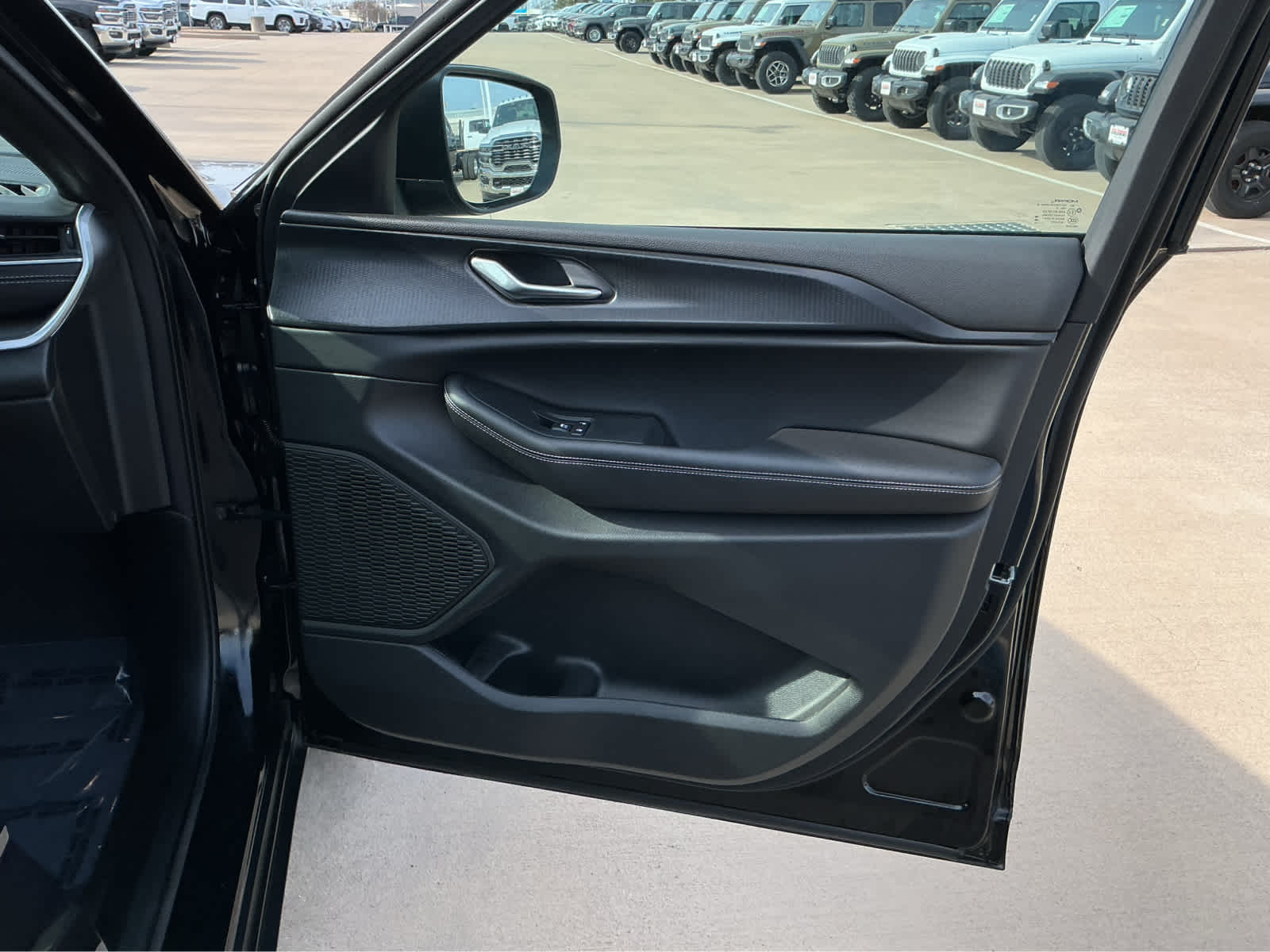 Used Car 2025 Jeep Grand Cherokee  Laredo For Sale Under $40,000 In Waco, Texas